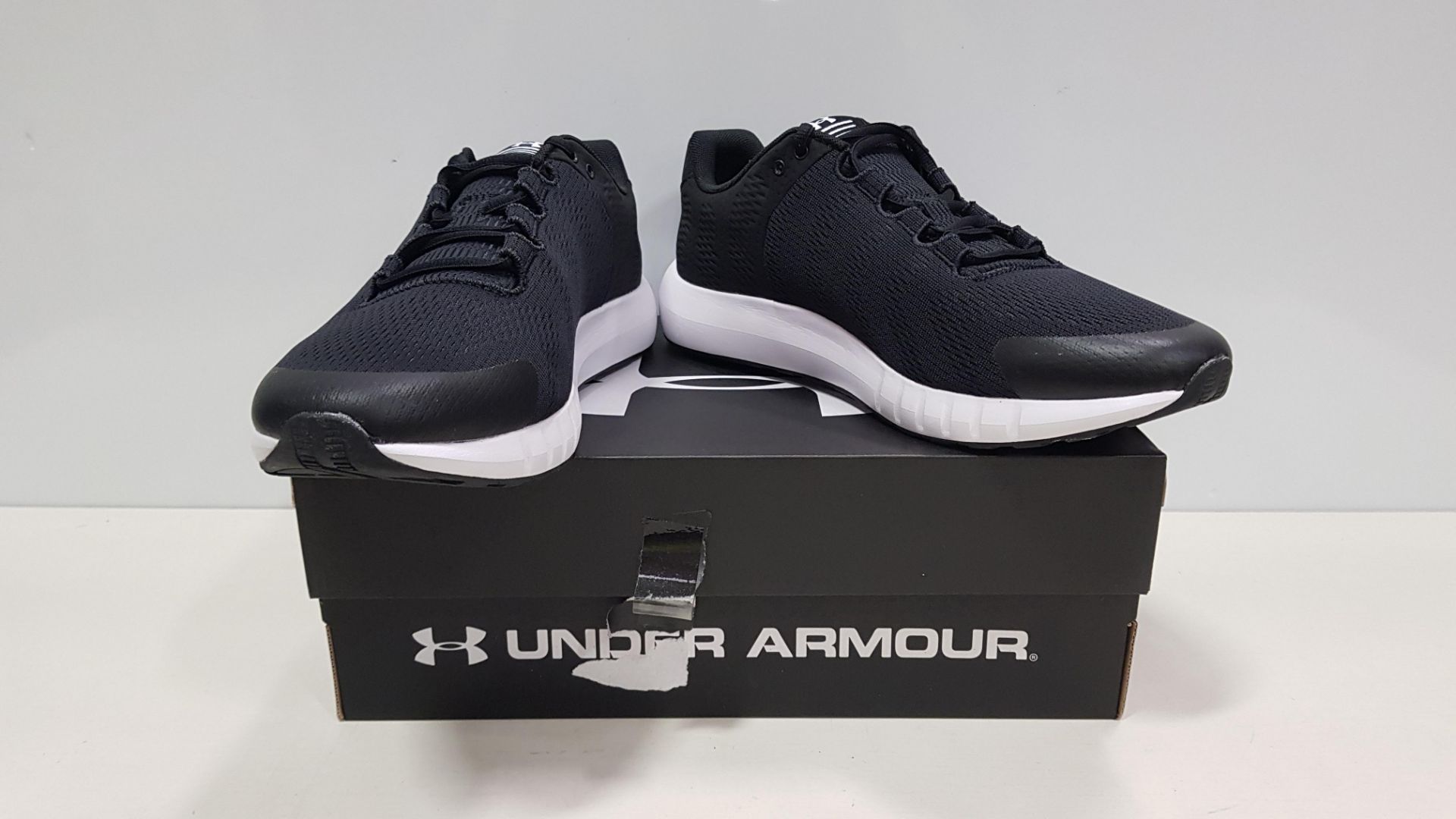5 X BRAND NEW UNDER ARMOUR UA MICRO G PURSUIT BP IN BLACK AND WHITE ( SIZE UK 10 )