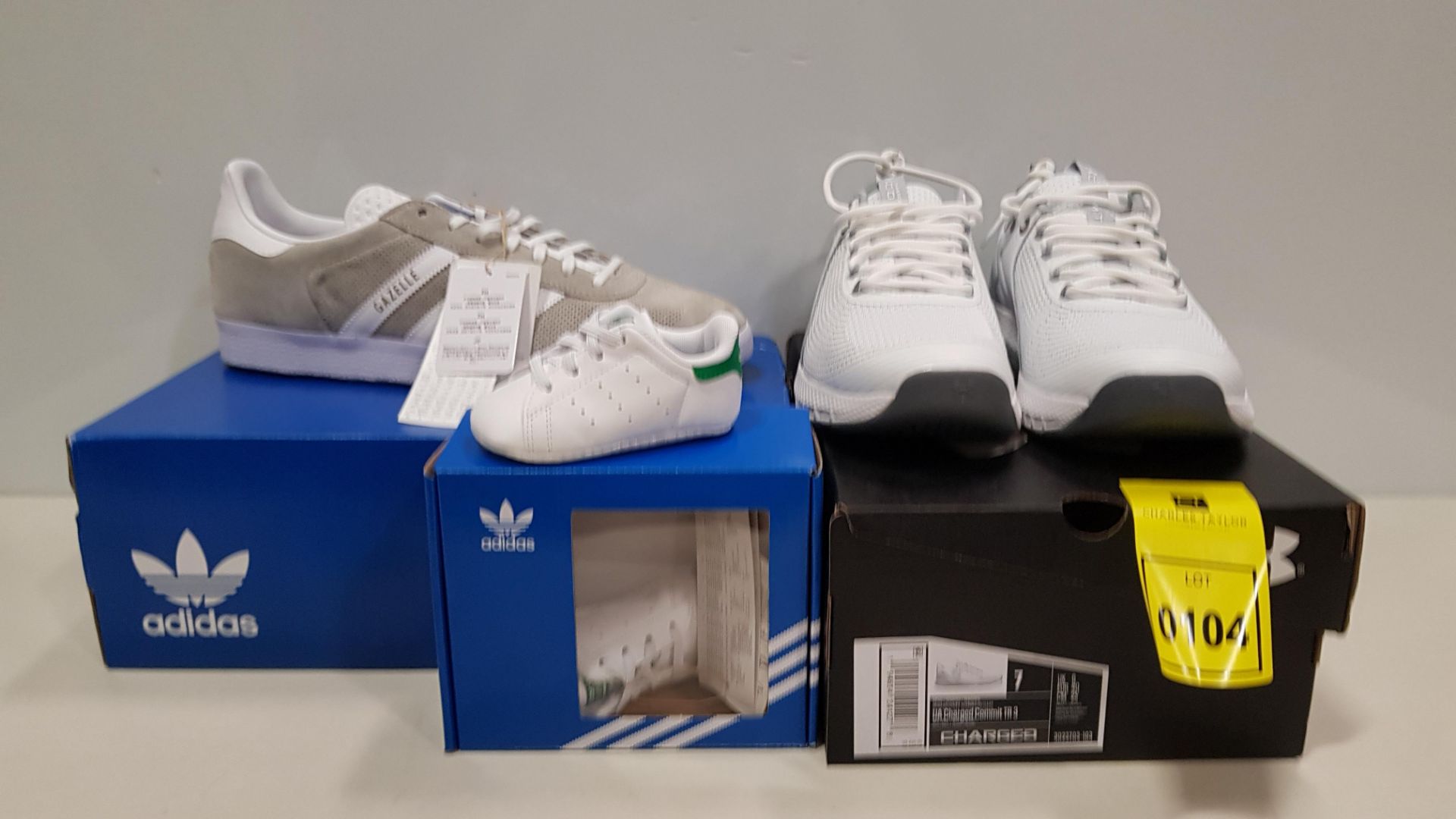 8 X BRAND NEW MIXED TRAINERS LOT TO INCLUDE 2 X ADIDAS GAZELLE IN GREY AND GREEN ( SIZE UK 12 /UK 8)