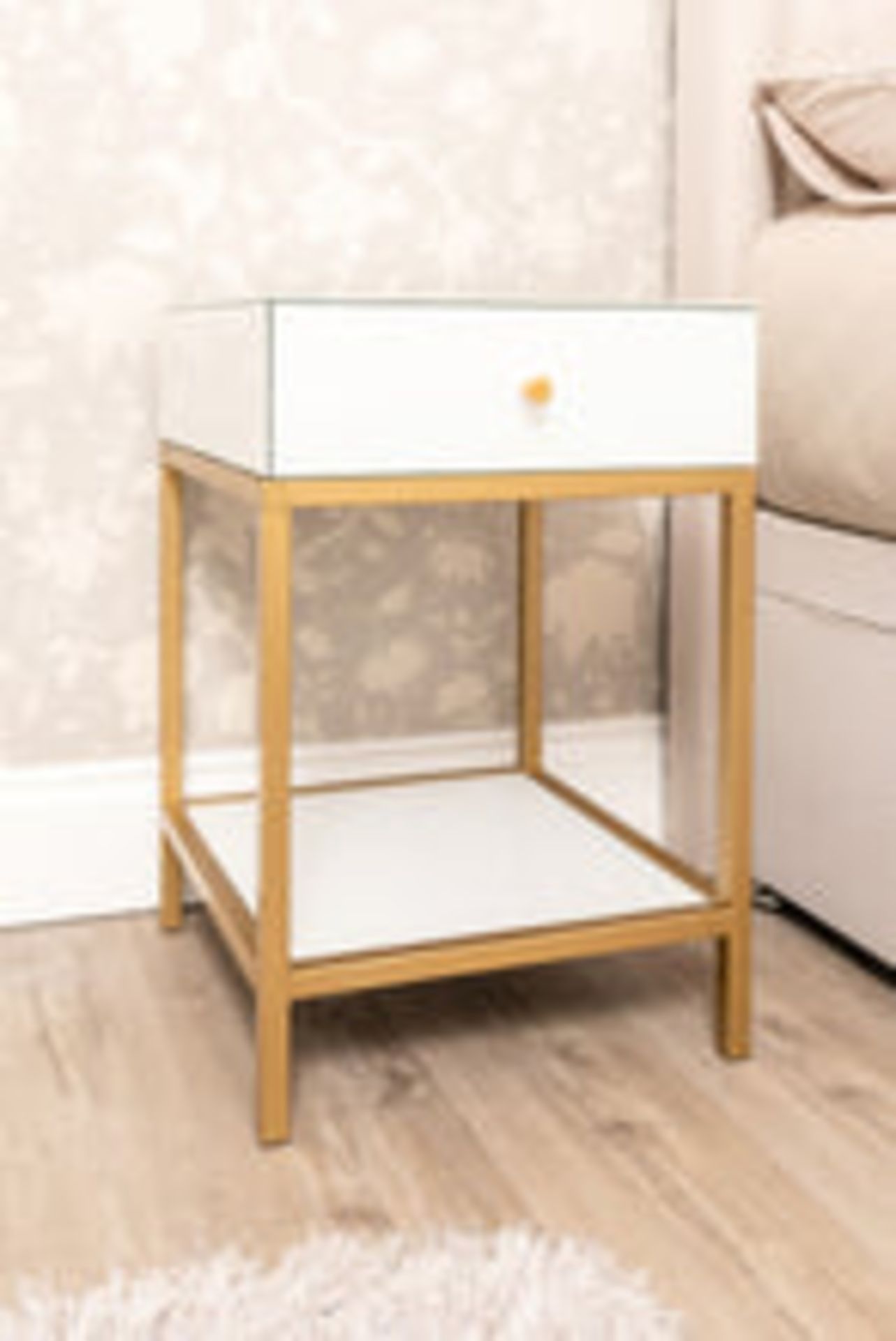 BRAND NEW BOXED DUBAI WHITE AND GOLD BEDSIDE TABLE - 40X40X60KG (BOX 51X51X71CM, 17KG)