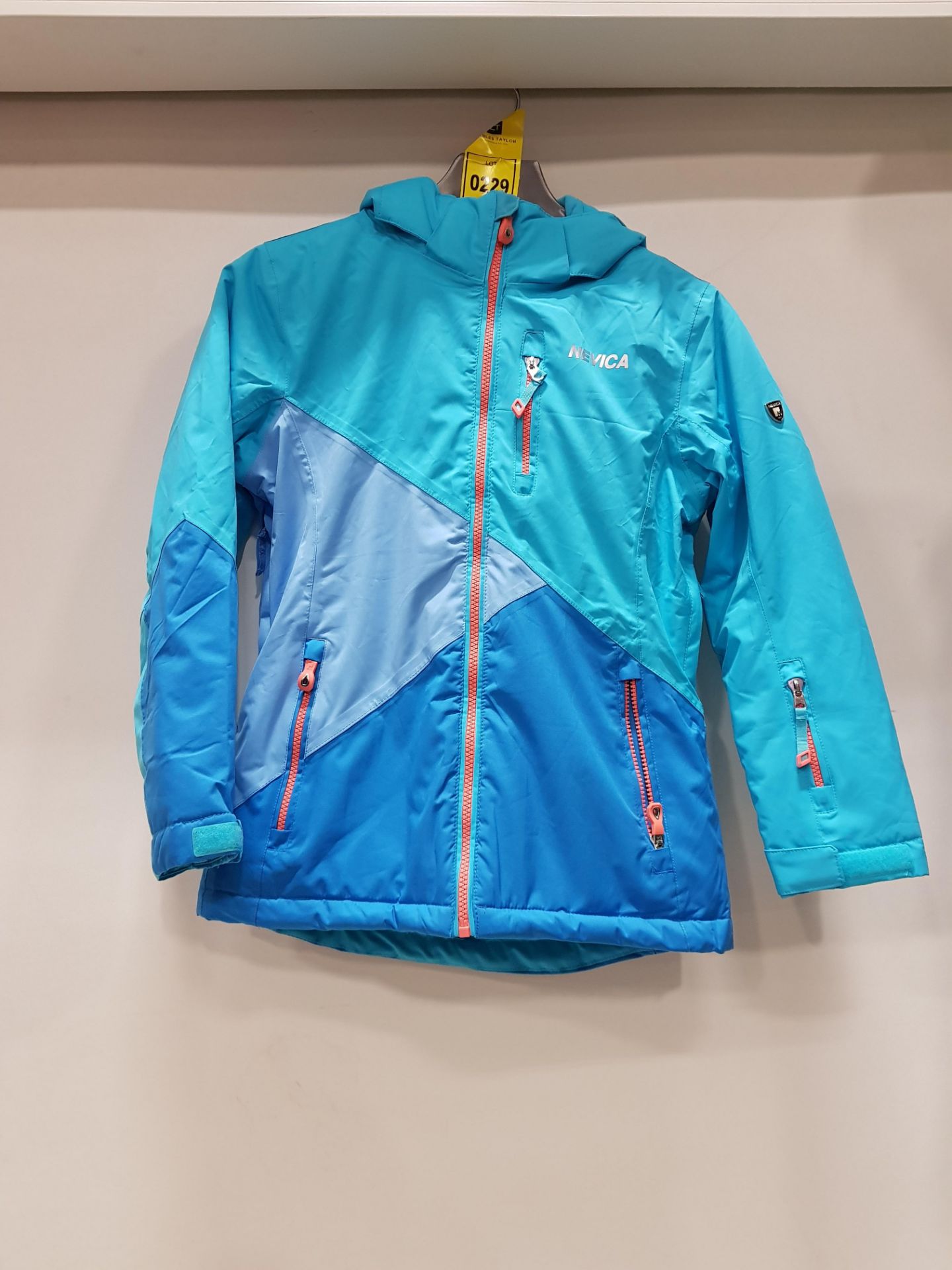 BRAND NEW NEVICA THERMAL SKI JACKET IN TURQUOISE/BLUE/PURPLE ( SIZE UK 9-10 YRS )