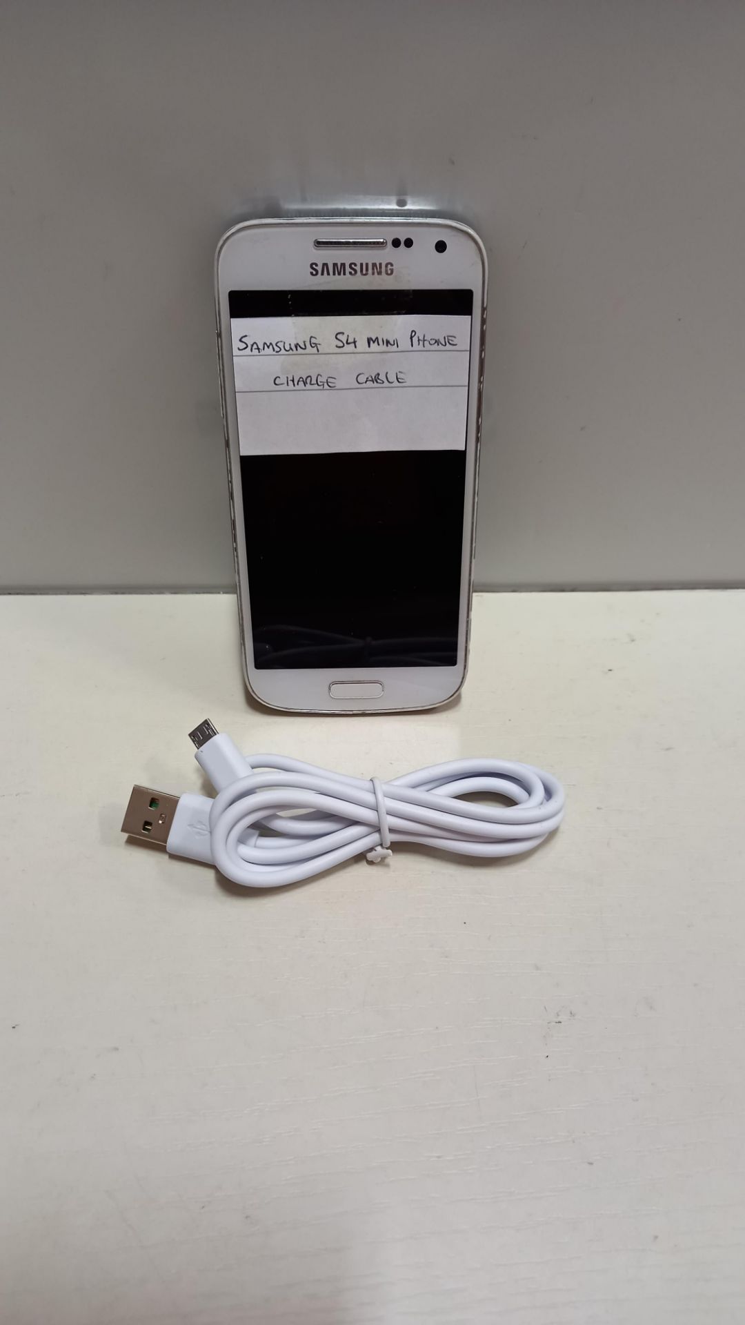 SAMSUNG S4 MINI PHONE - WITH CHARGING CABLE