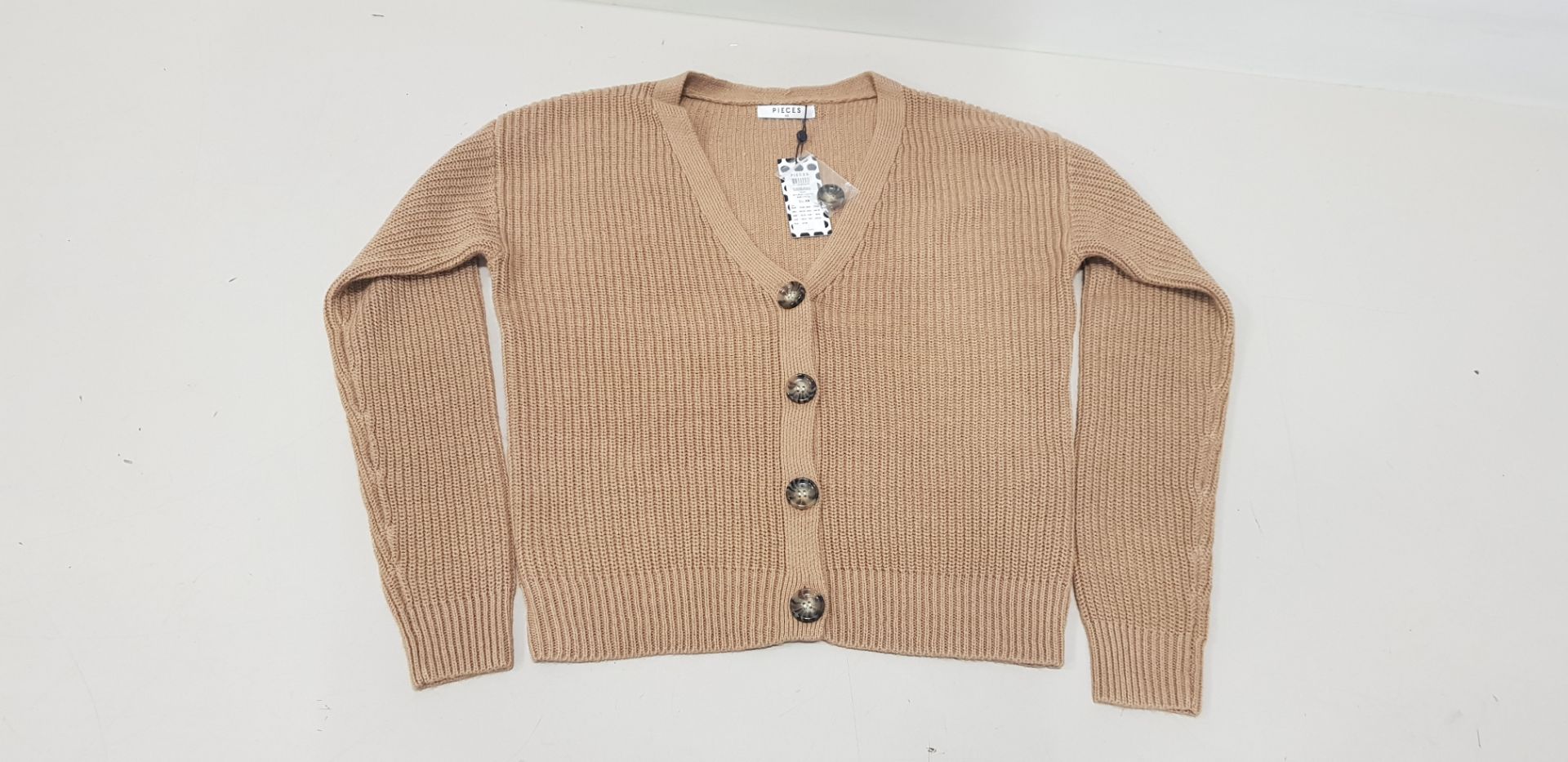 32 X BRAND NEW PIECES KNIT CARDIGAN NOOS (SIZE M) - RRP £32.00PP