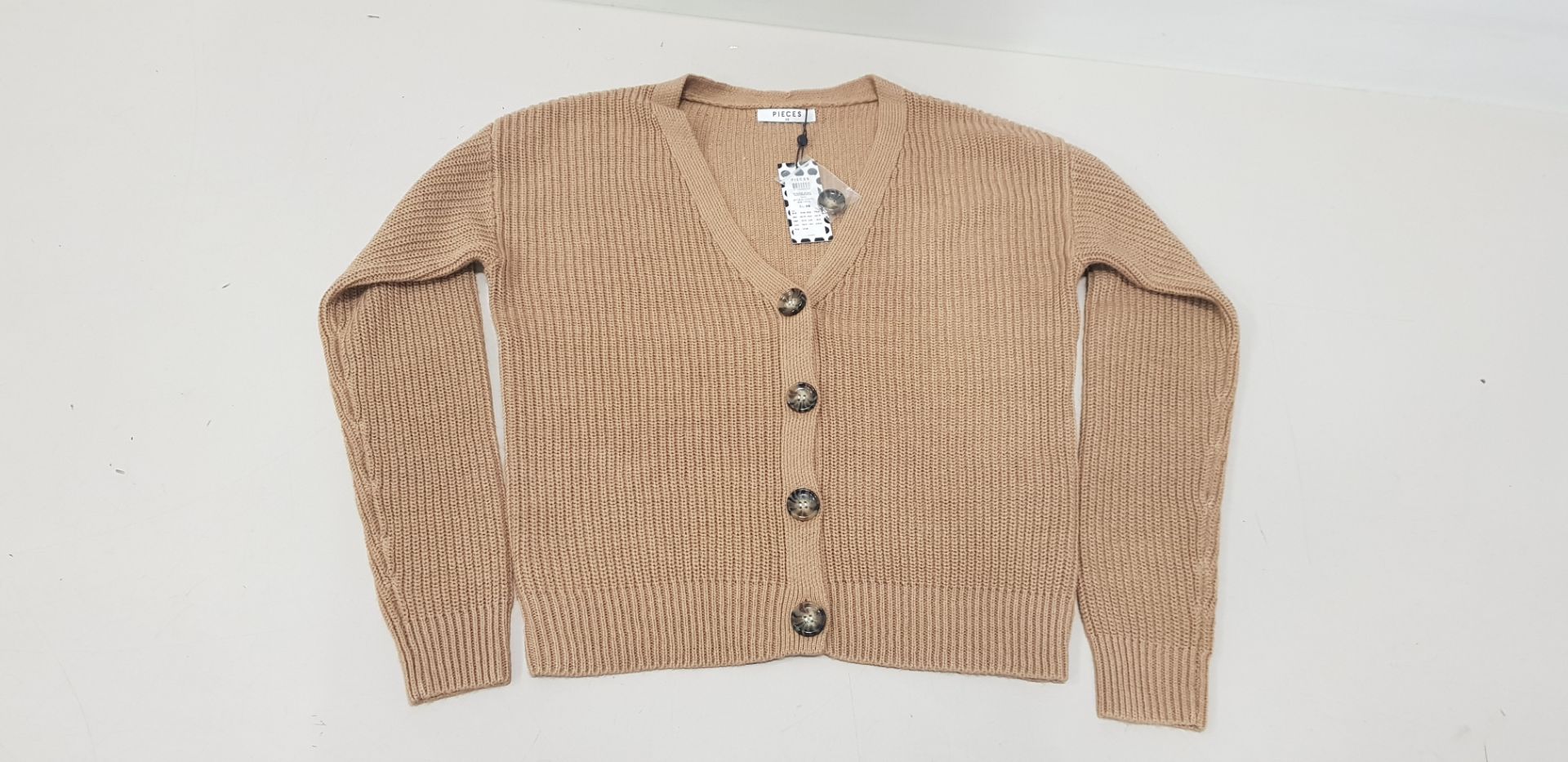 32 X BRAND NEW PIECES KNIT CARDIGAN NOOS (SIZE XS) - RRP £32.00PP