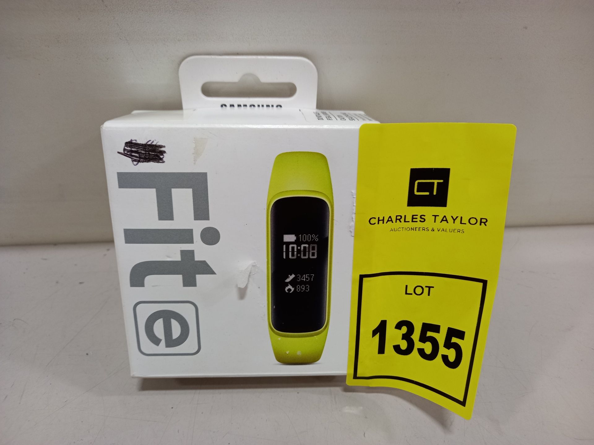 BOXED SAMSUNG FITNESS WATCH - WITH CHARGING CABLE