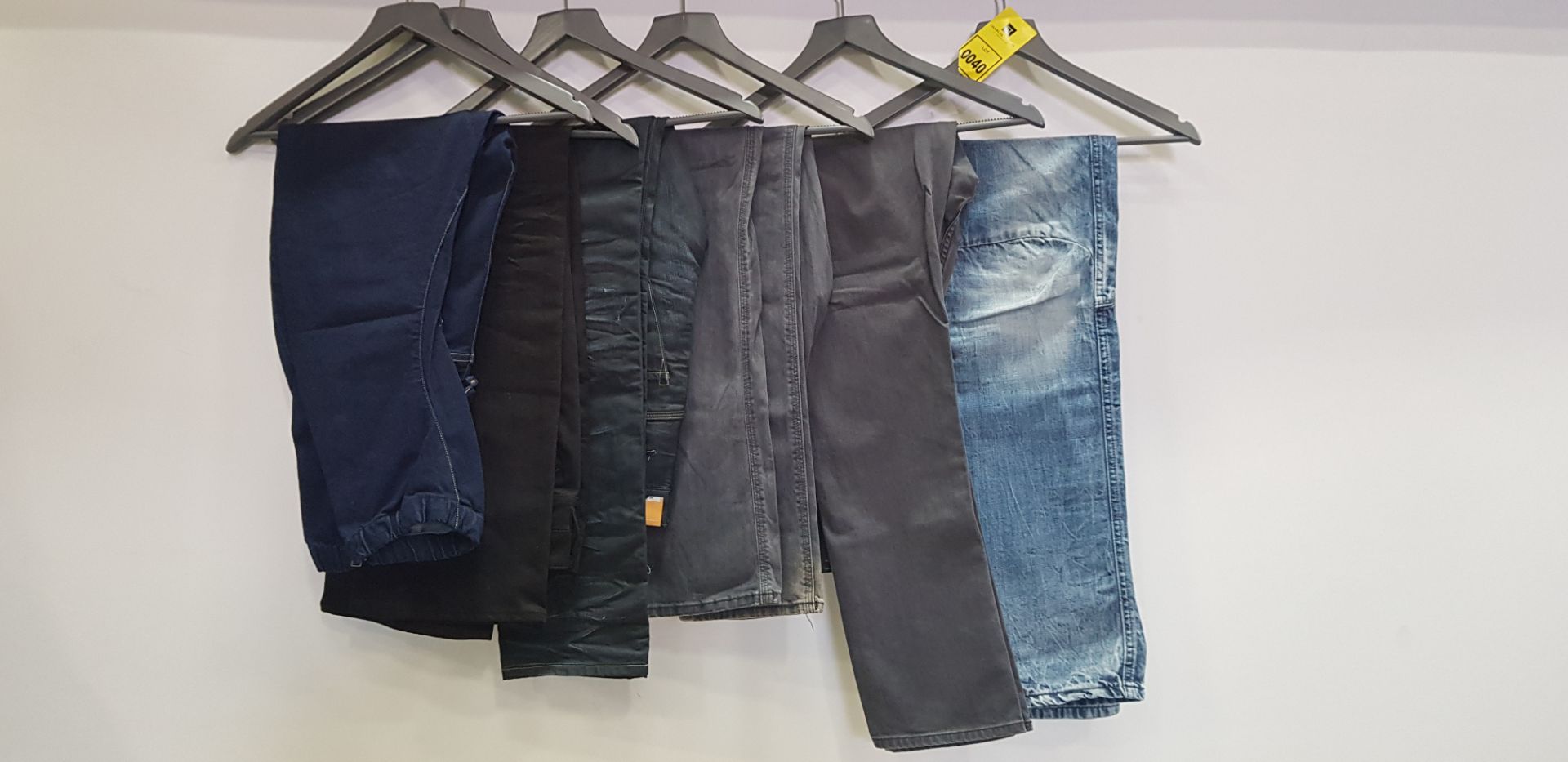 6 X BRAND NEW G-STAR RAW JEANS IN VARIOUS COLOURS (SIZE30)