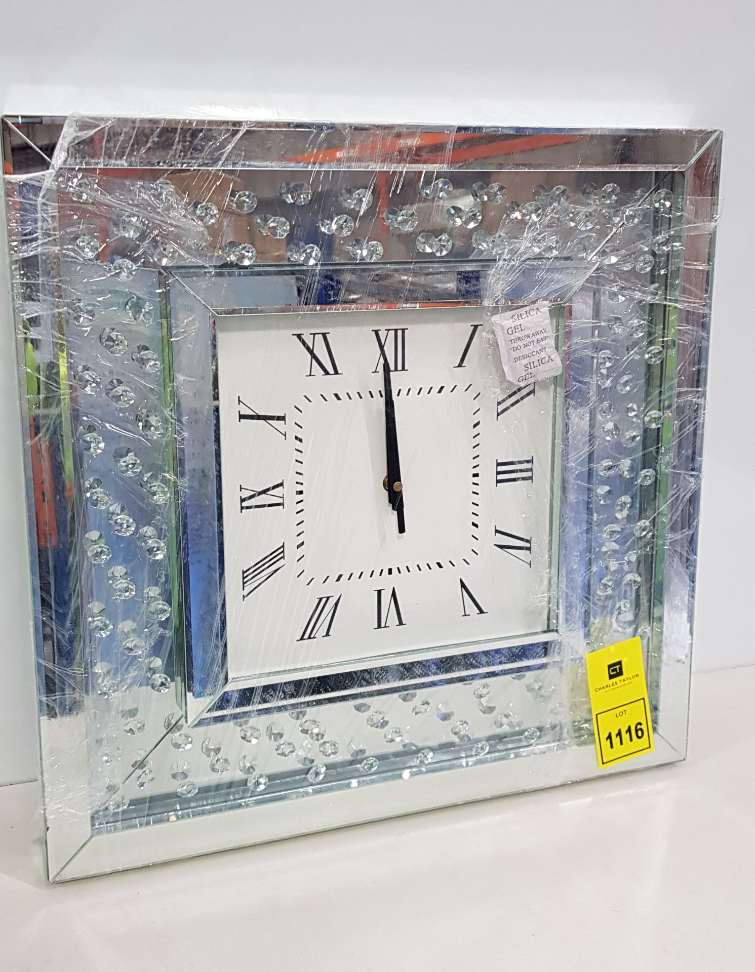 1 X SQUARE FLOATING CRYSTAL WALL CLOCK (50X50X8CM) 10KG - WITH BOX ** NOTE: THESE ITEMS ARE TO BE