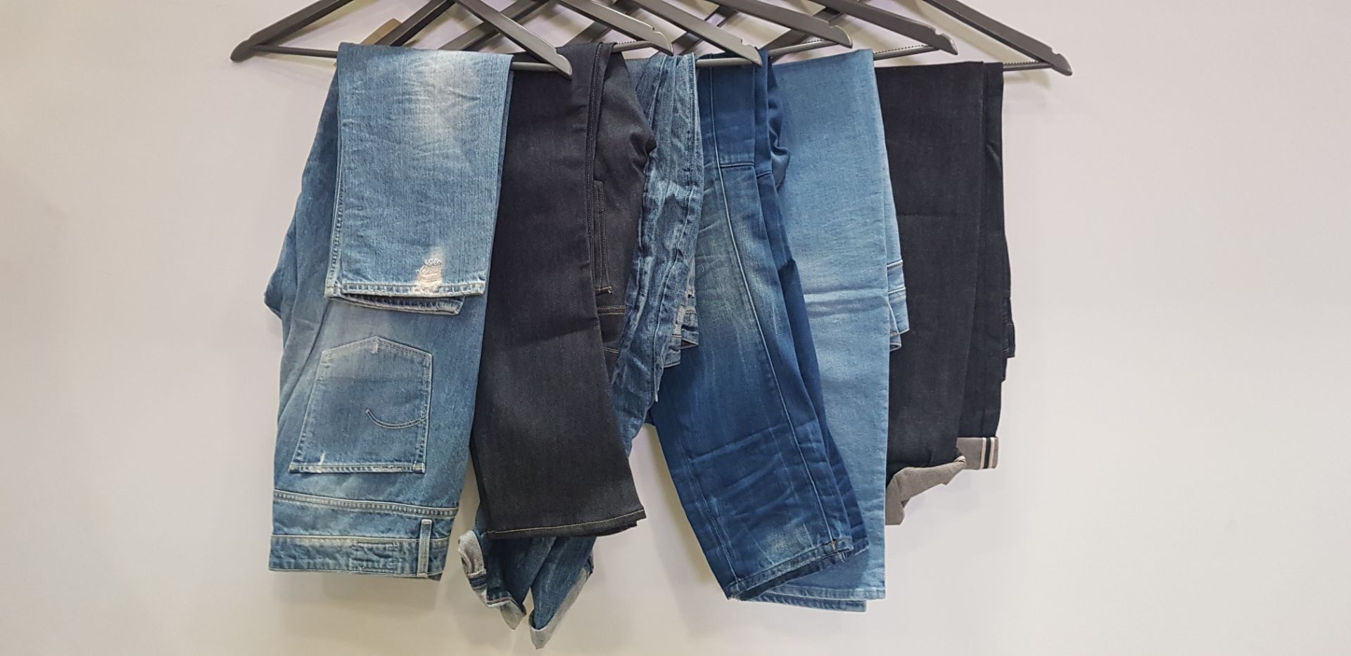 6 X BRAND NEW G-STAR RAW JEANS IN VARIOUS COLOURS (SIZE32)