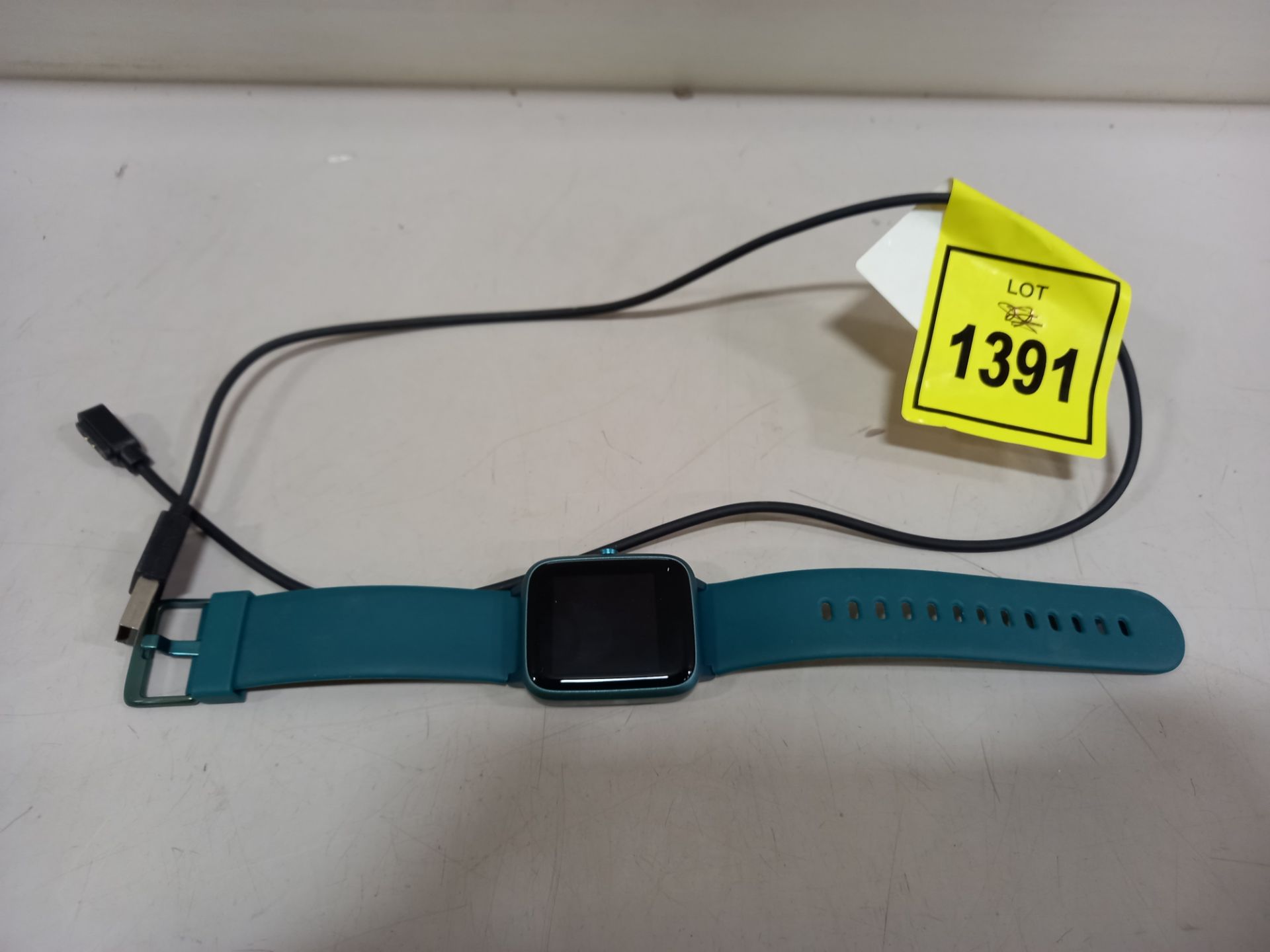 FIT TRACK WATCH - WITH CHARGE CABLE