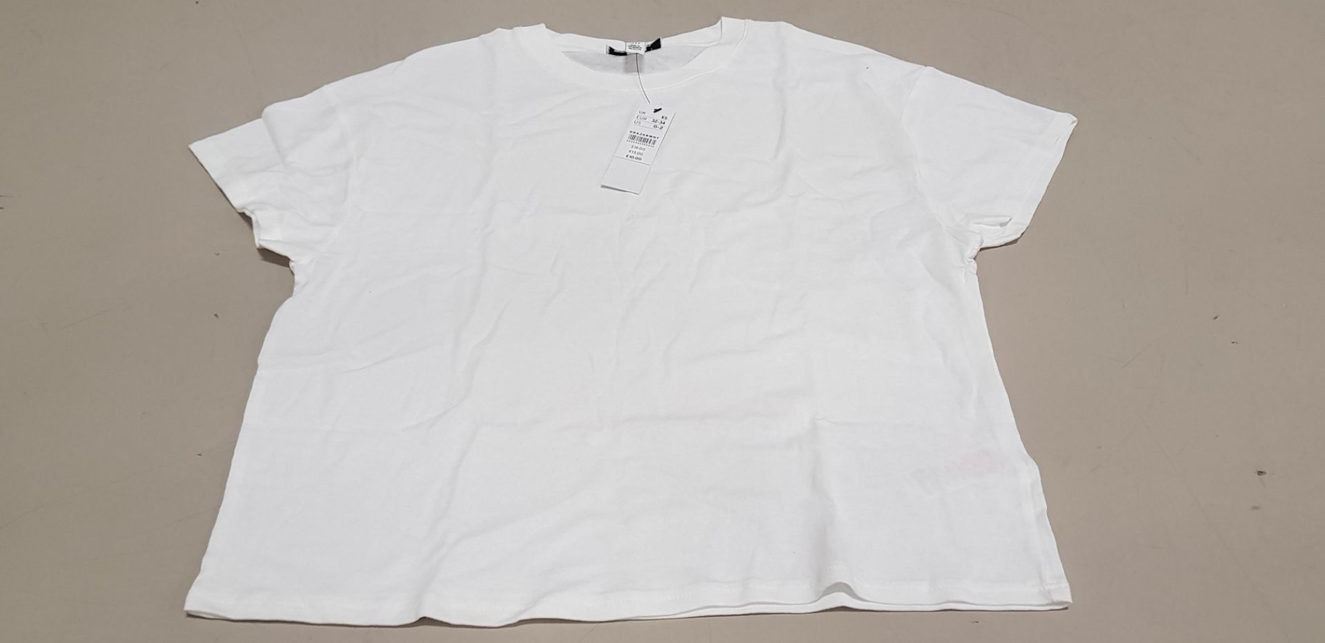 30 X BRAND NEW TOPSHOP WHITE T SHIRTS SIZE XS RRP £10.00 (TOTAL RRP £300.00)