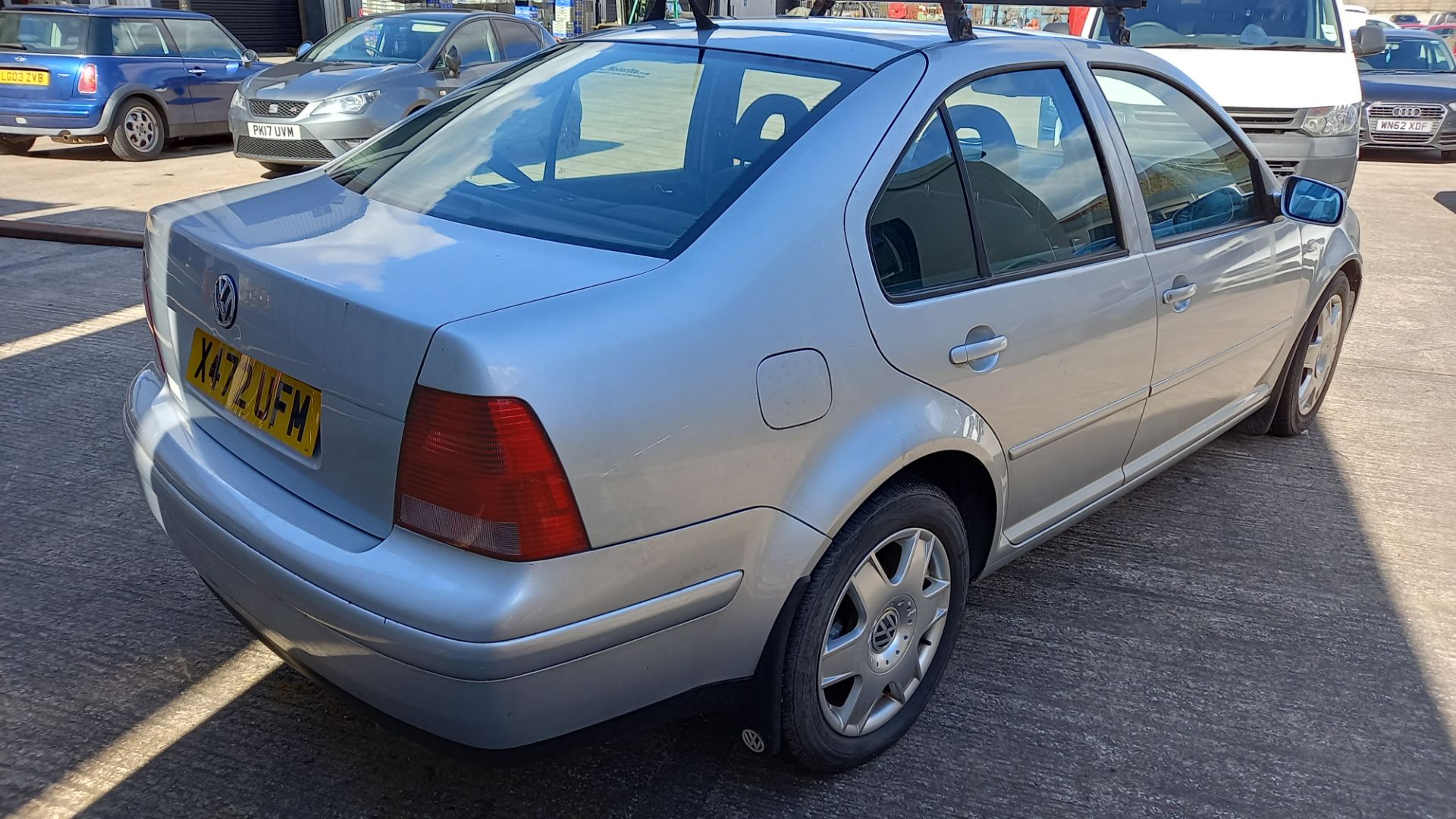 SILVER VOLKS WAGON BORA SE. Reg : X472 UFM, Mileage : 119000 Details: WITH KEY NO LOGBOOK NO MOT - Bild 4 aus 7