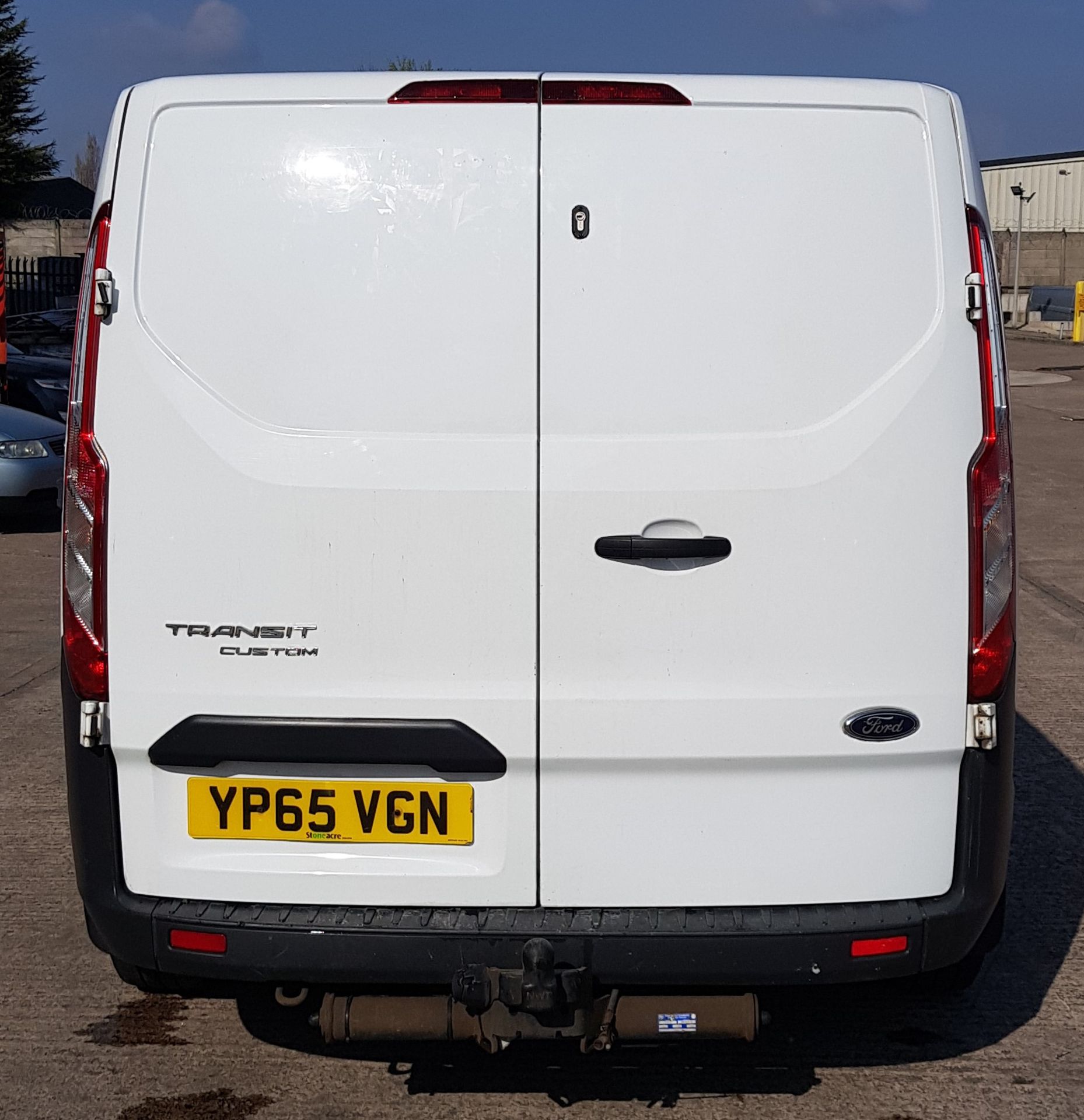 WHITE FORD TRANSIT CUSTOM 270 ECO TECH. ( DIESEL ) Reg : YP65 VGN, Mileage : 93,455 Details: FIRST - Image 5 of 13