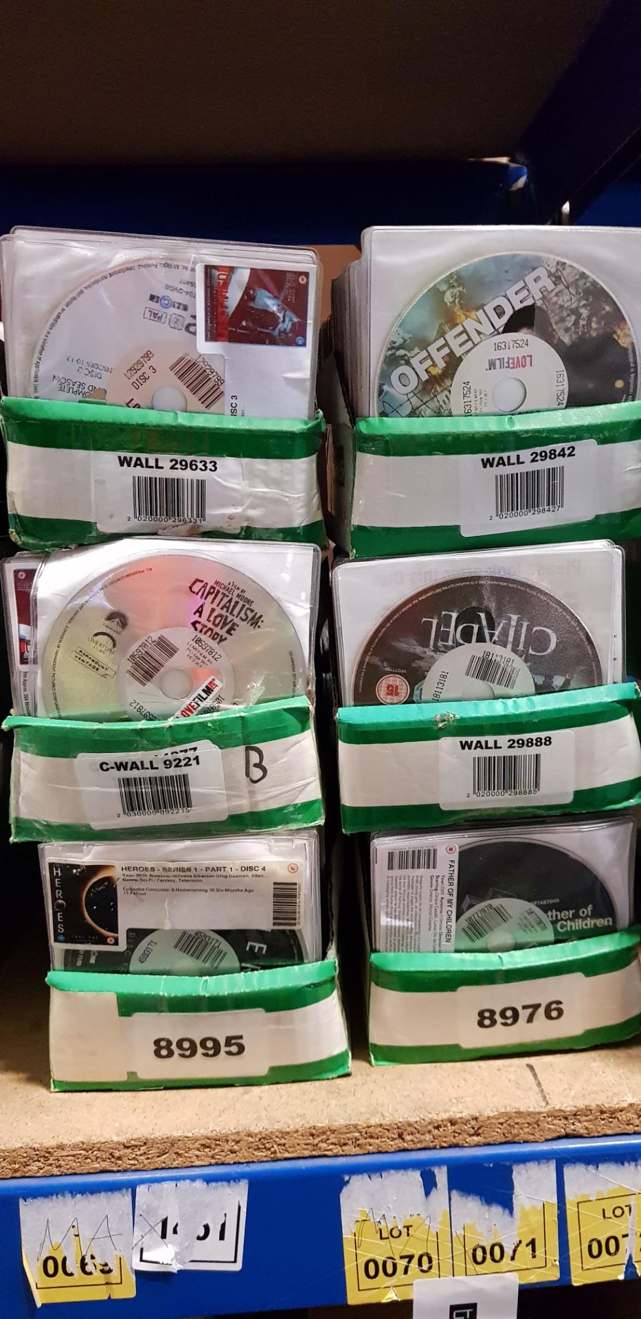 1200 PIECE MIXED DVD LOT CONTAINING HANGOVER 2, FOUR LIONS, THE INFIDEL, DATE NIGHT, DOG TOOTH,