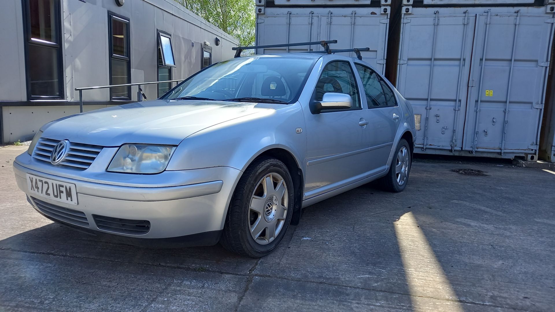 SILVER VOLKS WAGON BORA SE. Reg : X472 UFM, Mileage : 119000 Details: WITH KEY NO LOGBOOK NO MOT - Bild 2 aus 7