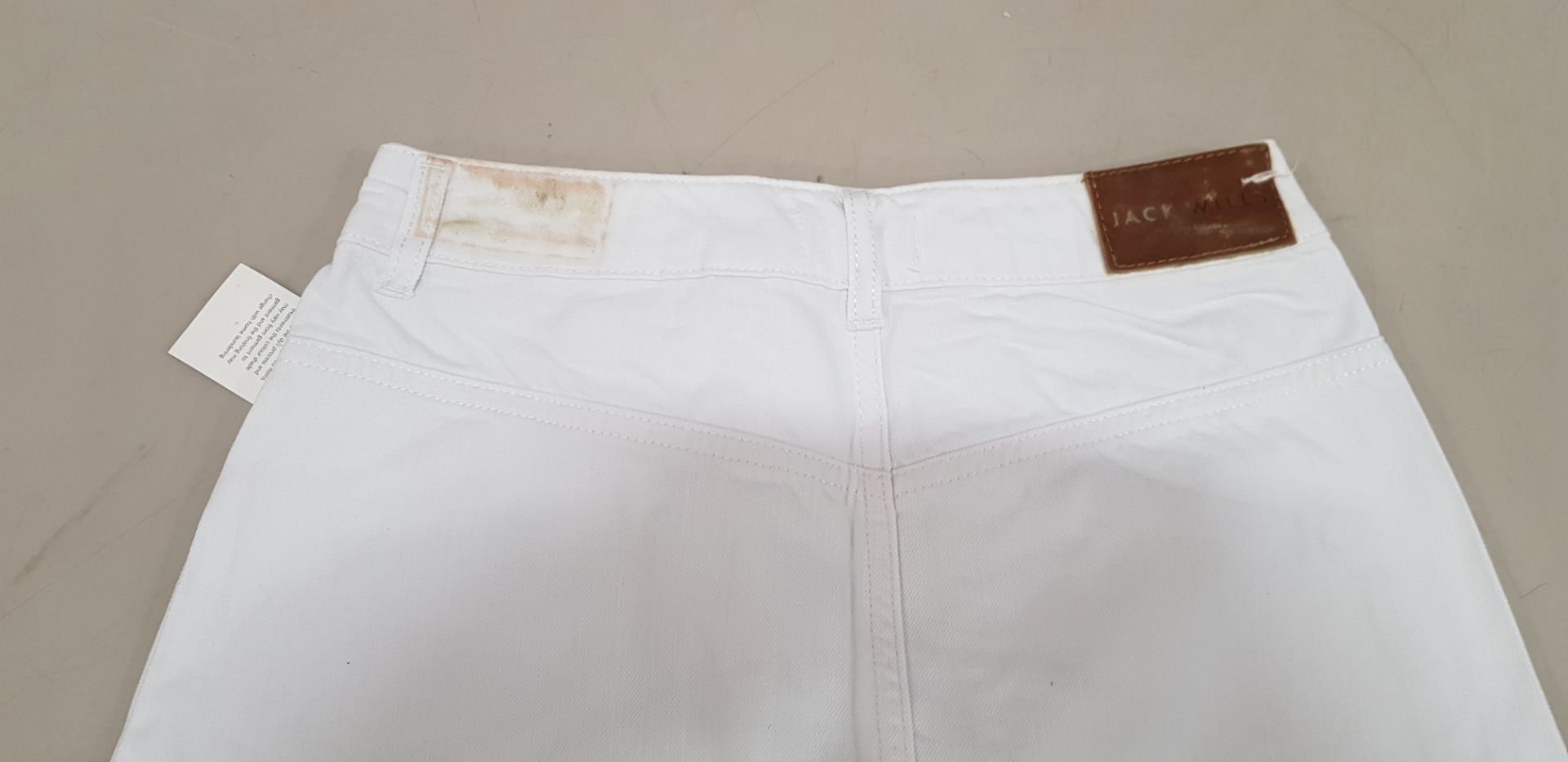 13 X BRAND NEW JACK WILLS CHARTHAM ZIP SKIRTS IN WHITE UK SIZE 6 (NOTE STAINING FROM LABEL ON BACK - - Image 2 of 2