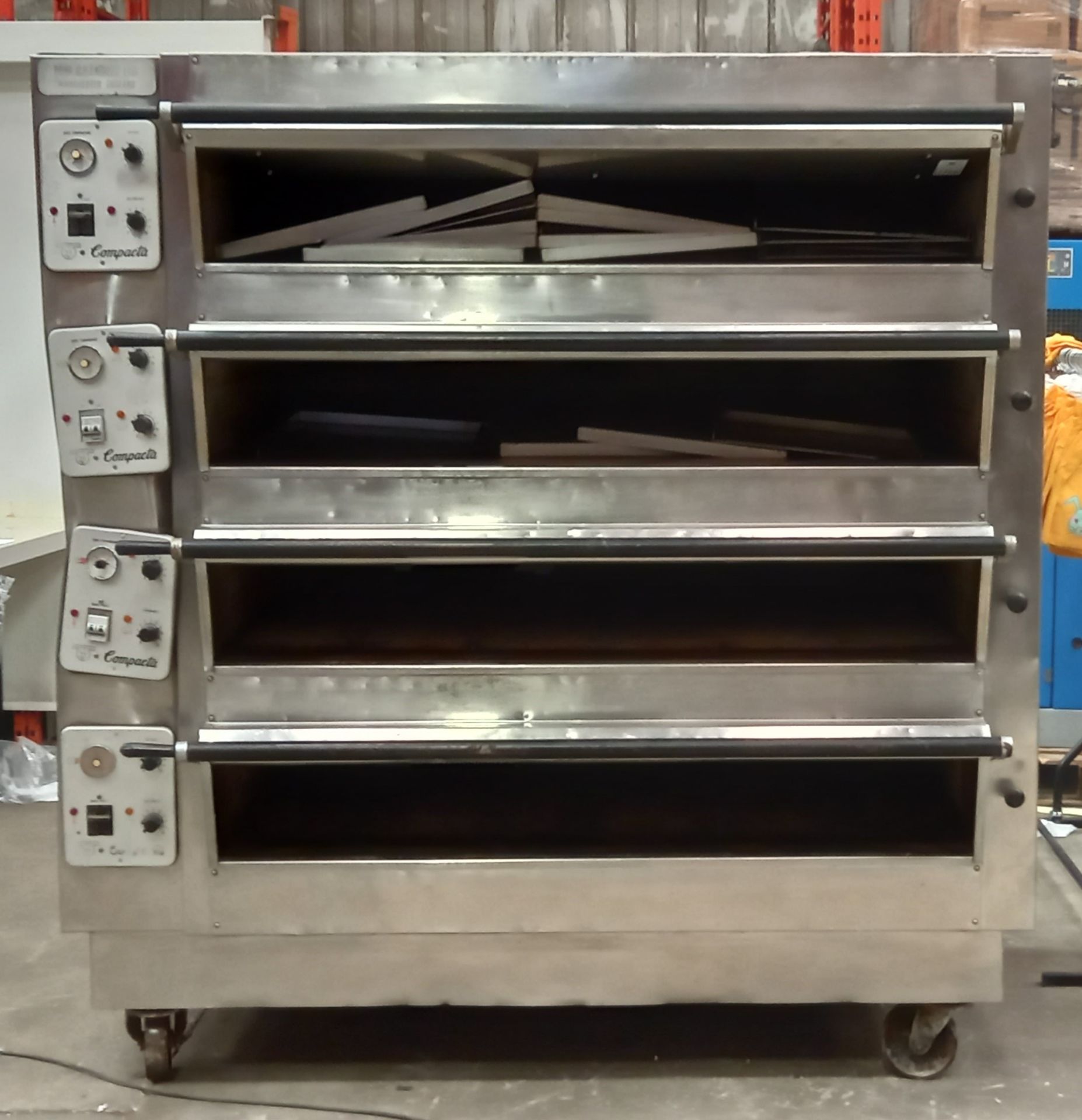 TOM CHANDLEY LTD VERY LARGE HEAVY DUTY ELECTRIC 4 TIER PIZZA OVEN ( SERIAL NO. 3725) EASILY - Image 2 of 2