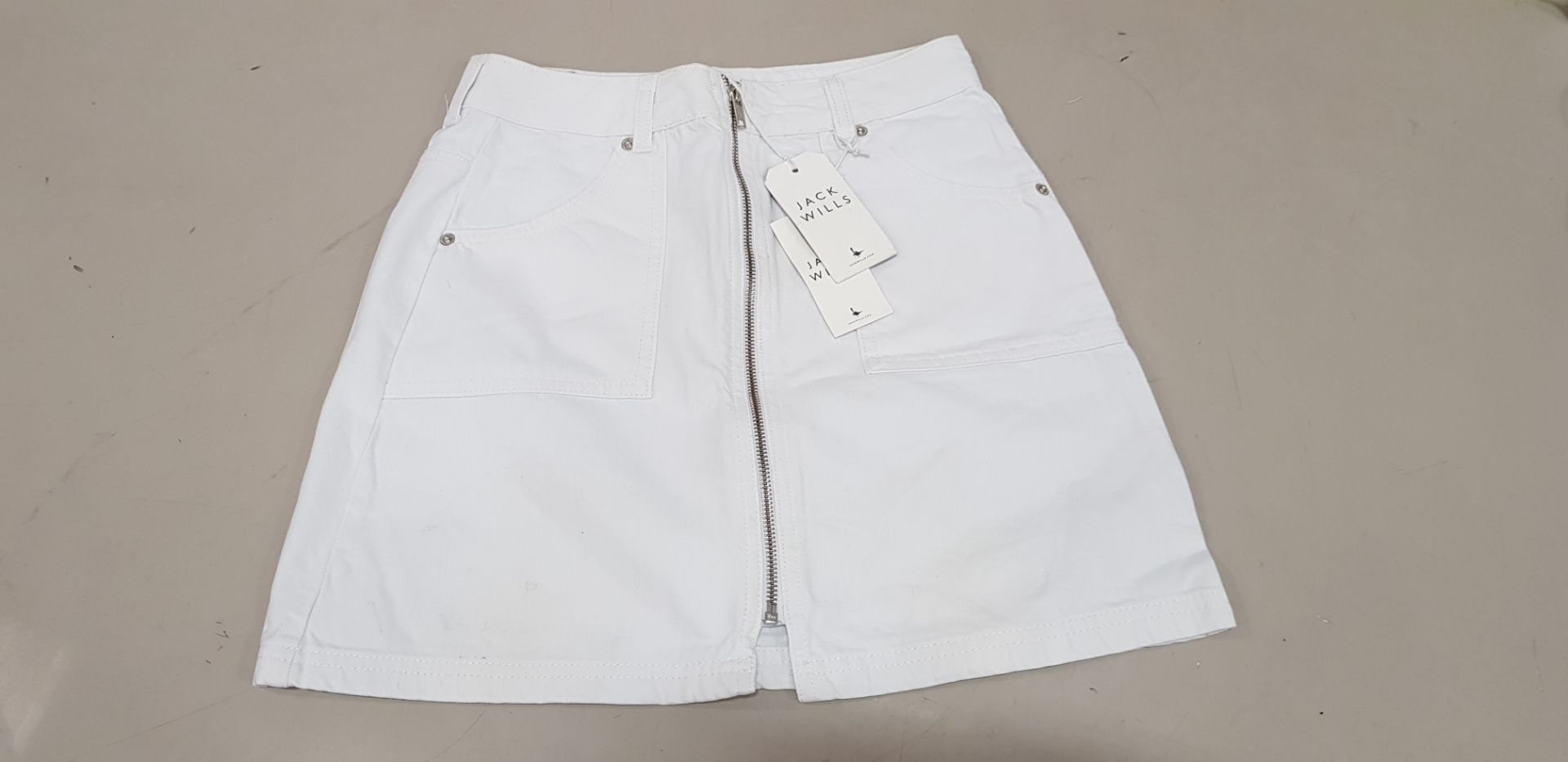 13 X BRAND NEW JACK WILLS CHARTHAM ZIP SKIRTS IN WHITE UK SIZE 6 (NOTE STAINING FROM LABEL ON BACK -