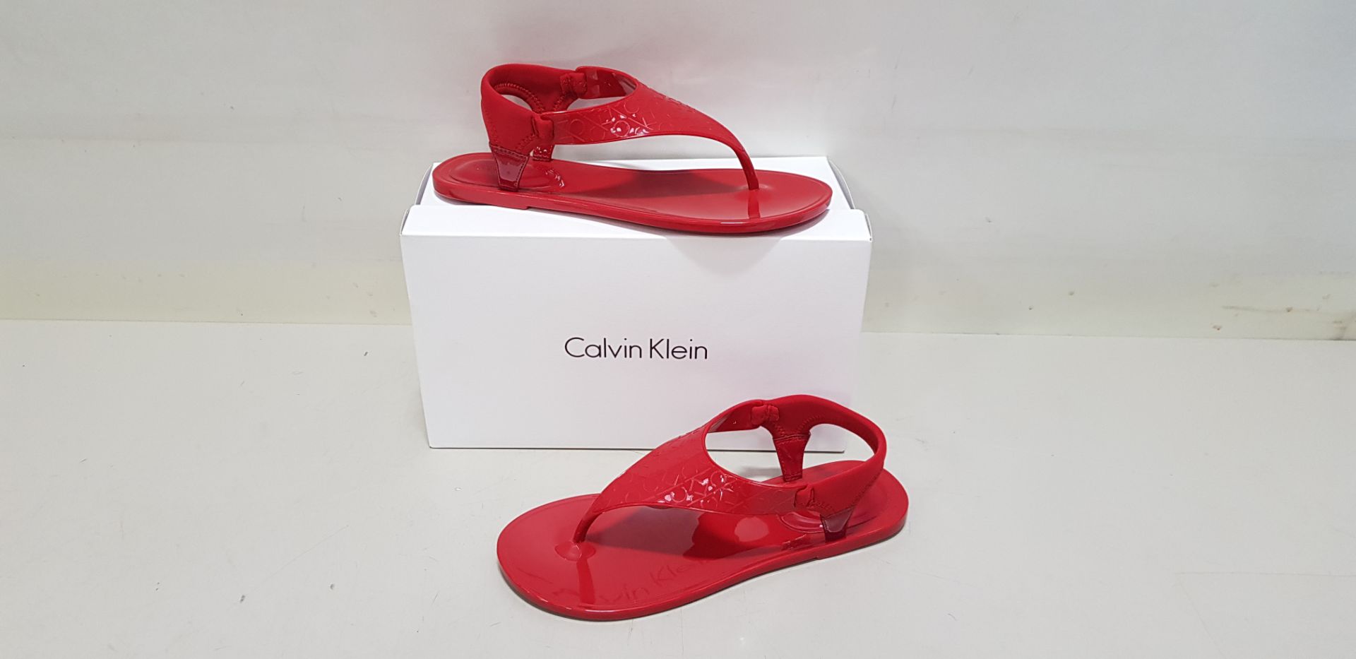 10 X BRAND NEW CALVIN KLEIN JANNY MOULDED SANDALS IN CRIMSON RED SIZE UK 6