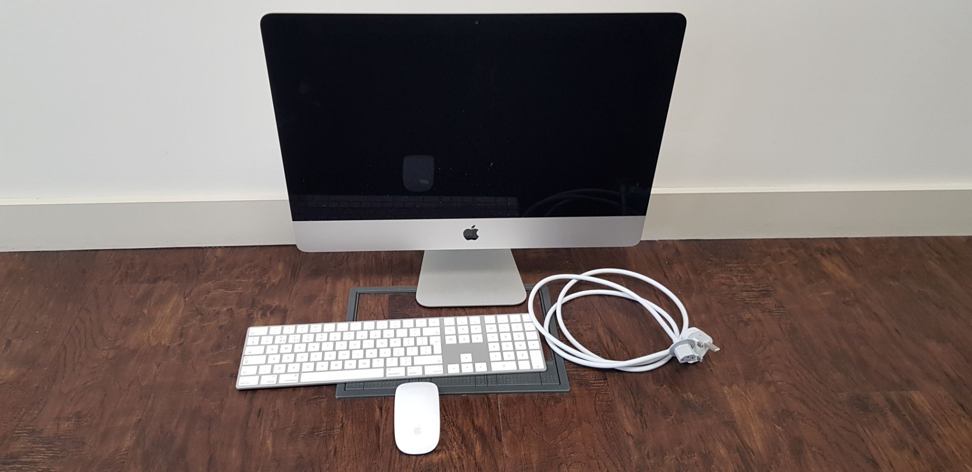 APPLE IMAC 21.5-INCH CORE I5 2.3 (MID-2017) SERIAL NO: C02CR1L0H7JY PROCESSOR 2.3 GHZ DUAL-CORE