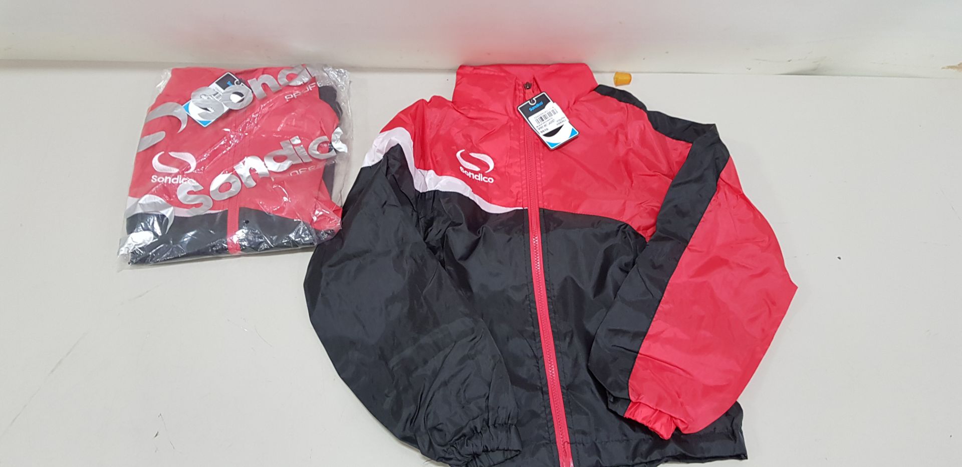 23 X BRAND NEW SONDICO SPIRIT WET JACKETS SIZE YOUTH EXTRA SMALL