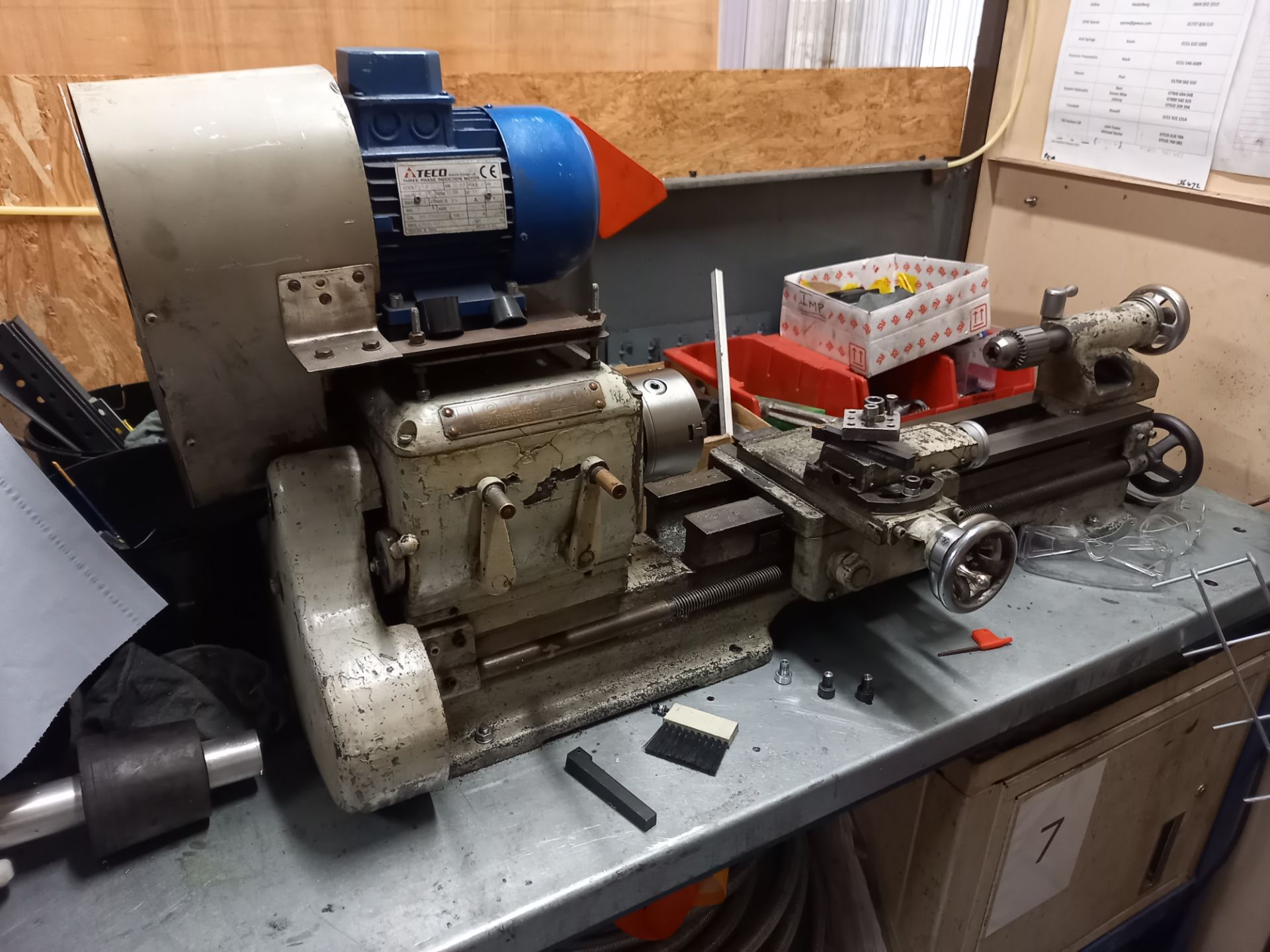 HOBSON MOLD MAKERS TYPE GAP BED CENTRE LATHE APPROXIMATELY 8 IN SWING BY 15 IN BETWEEN CENTRES,