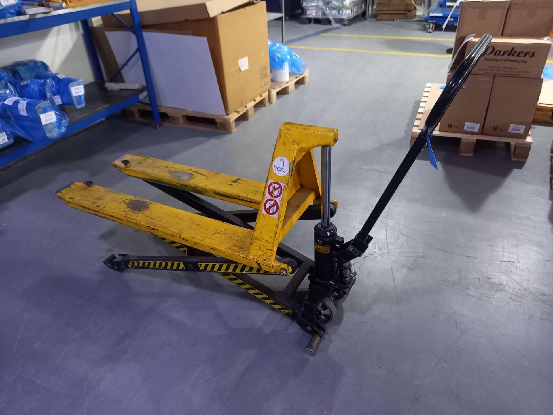 ELEVATED PALLET TRUCK