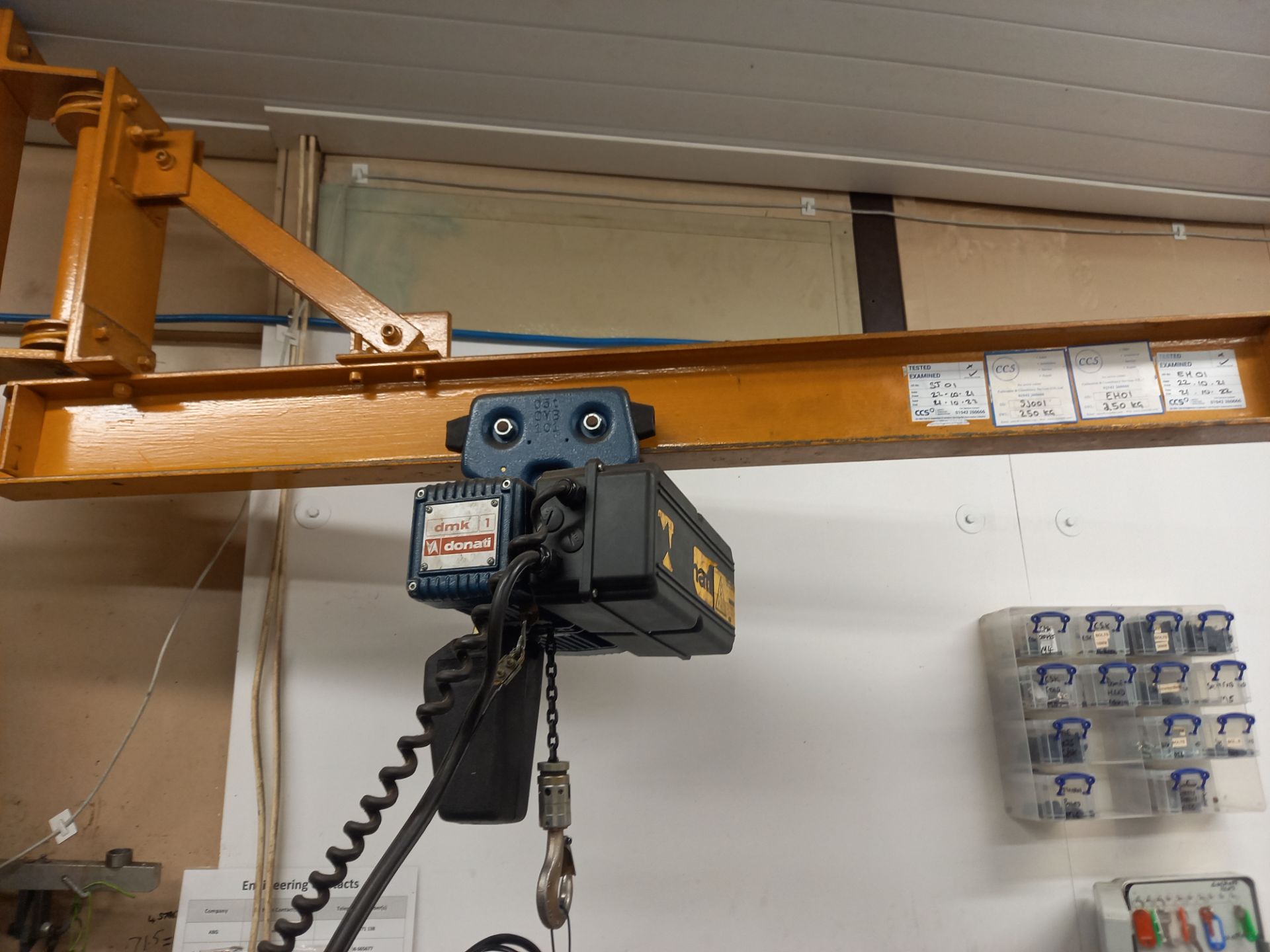 APPROXIMATELY 5FT SWING ARM GANTRY TYPE CRANE WITH DONATI PENDANT CONTROLLED HOIST - Image 2 of 2