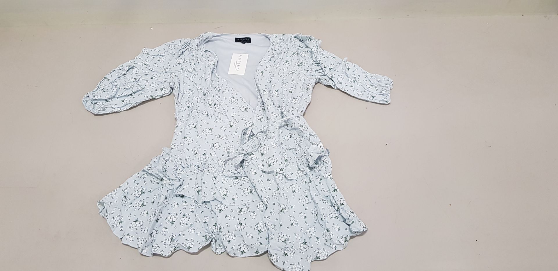 30 X BRAND NEW IN THE STYLE CURVE LORNA LUXE WHITE FLORAL LINEN PUFF SLEEVE DRESSES SIZE UK 4, 10,