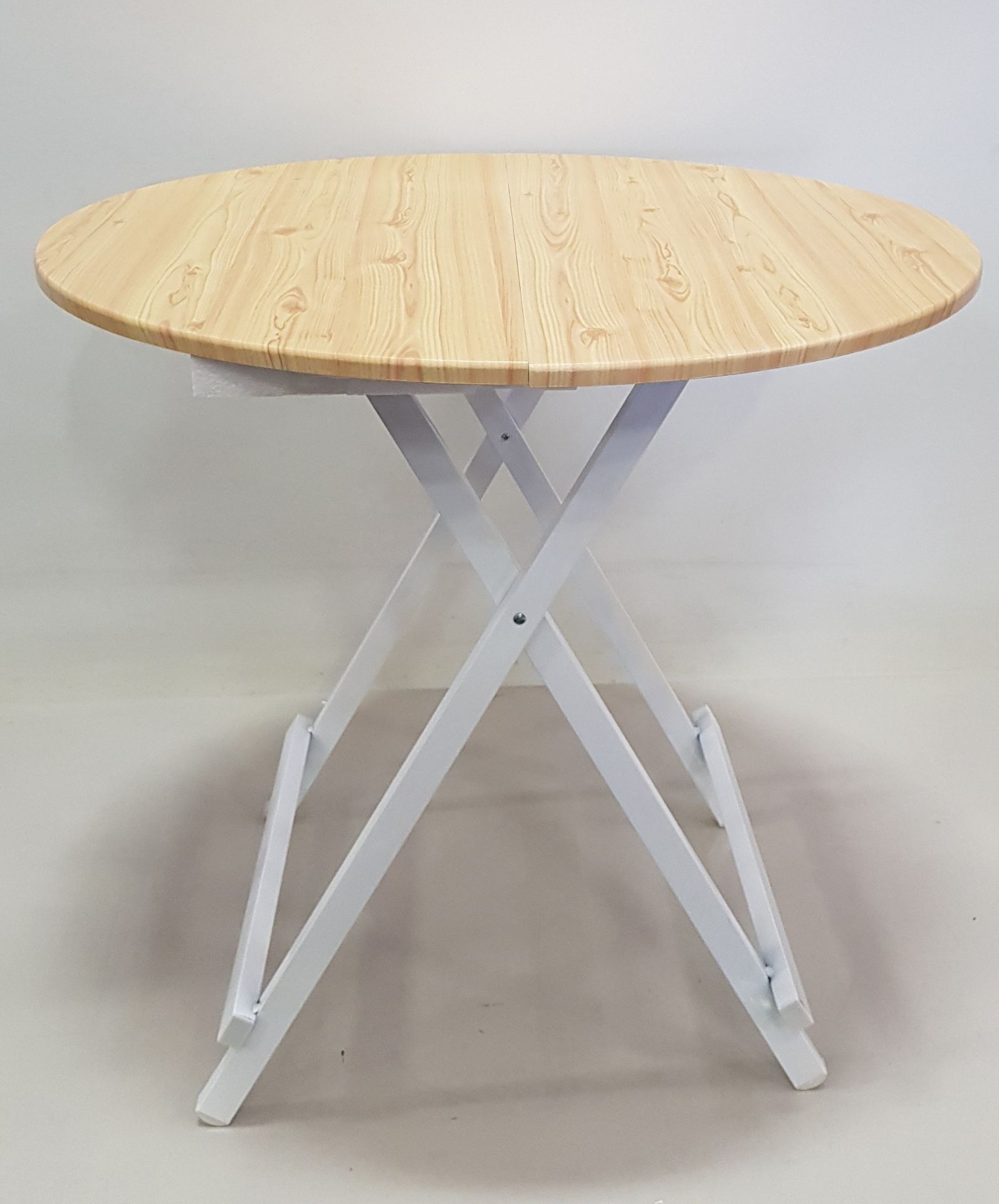 5 X LIGHT OAK COLOURED CIRCLE TABLES SIZE - 80CM DIAMETER - (NOTE: FACTORY SECONDS SOME VENEER MAY