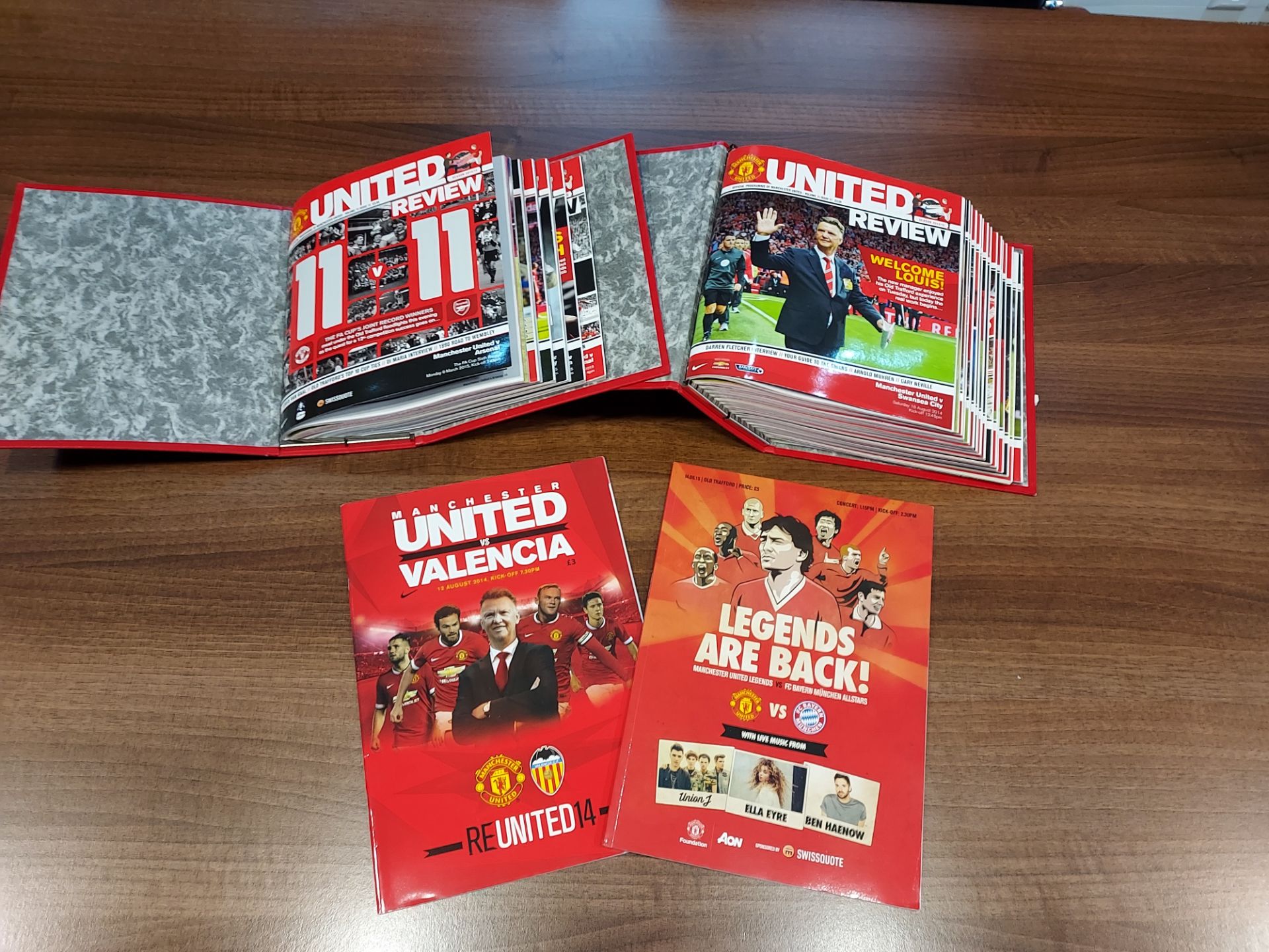 23 X MANCHESTER UNITED HOME GAME PROGRAMS TO INC - VALENCIA & BAYERN MUNICH 2014/15 - Image 2 of 2