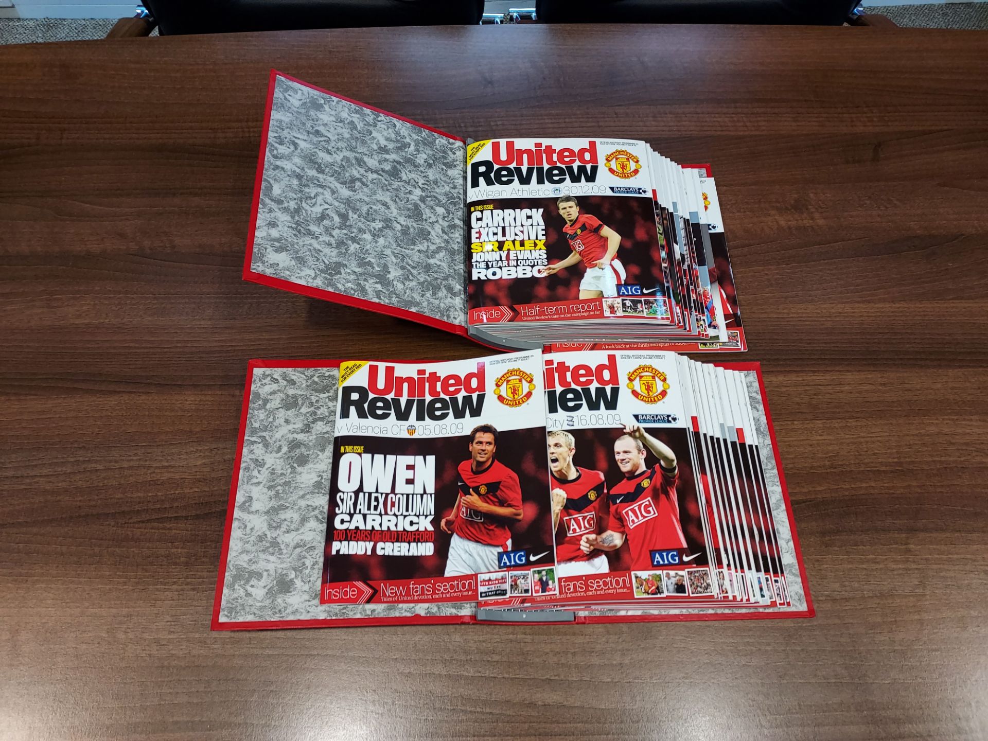 29 X MANCHESTER UNITED HOME GAME PROGRAMS 2009/10 - Image 2 of 2