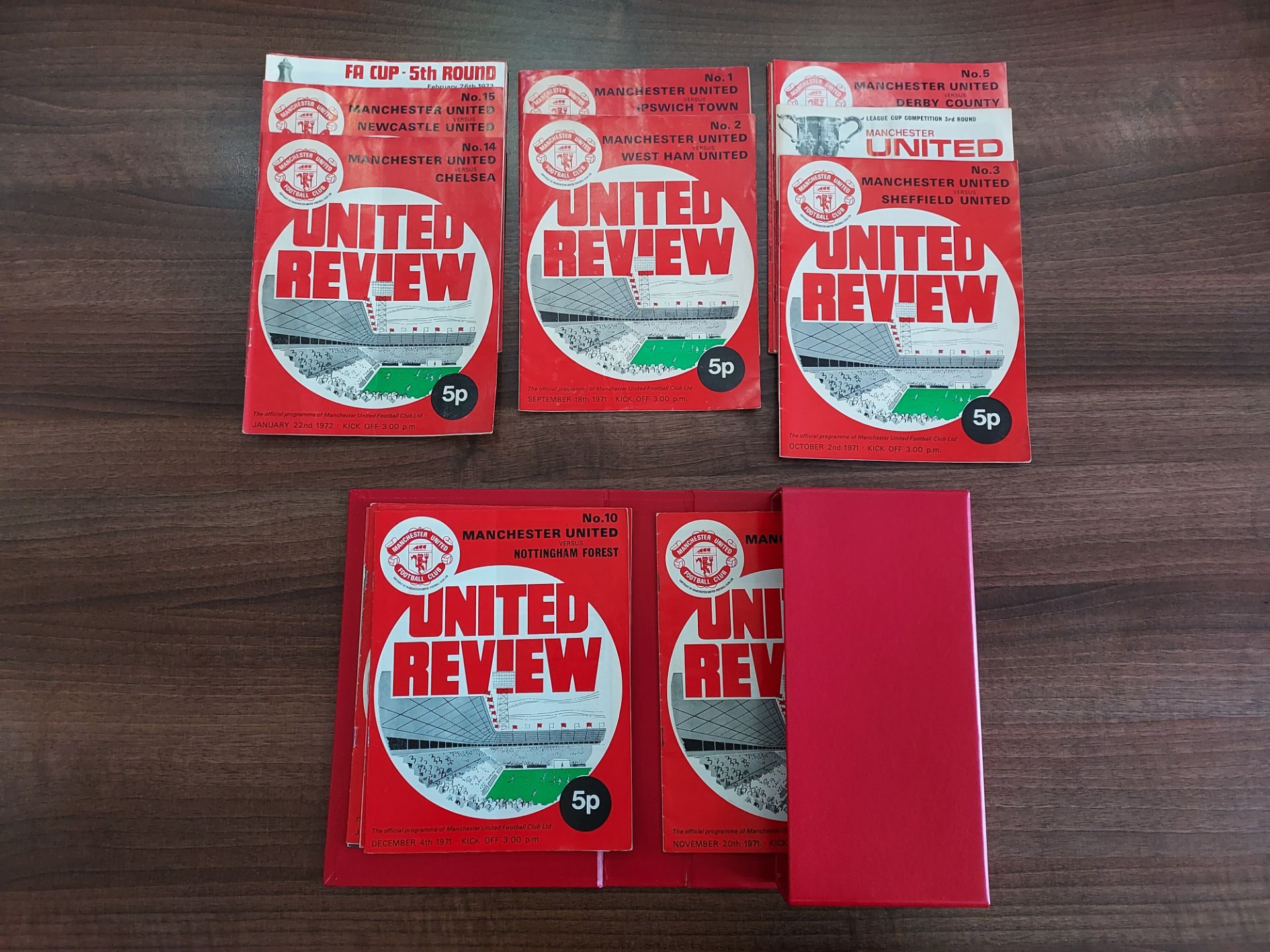 24 X MANCHESTER UNITED HOME GAME PROGRAMS 1971/72 - Image 2 of 2