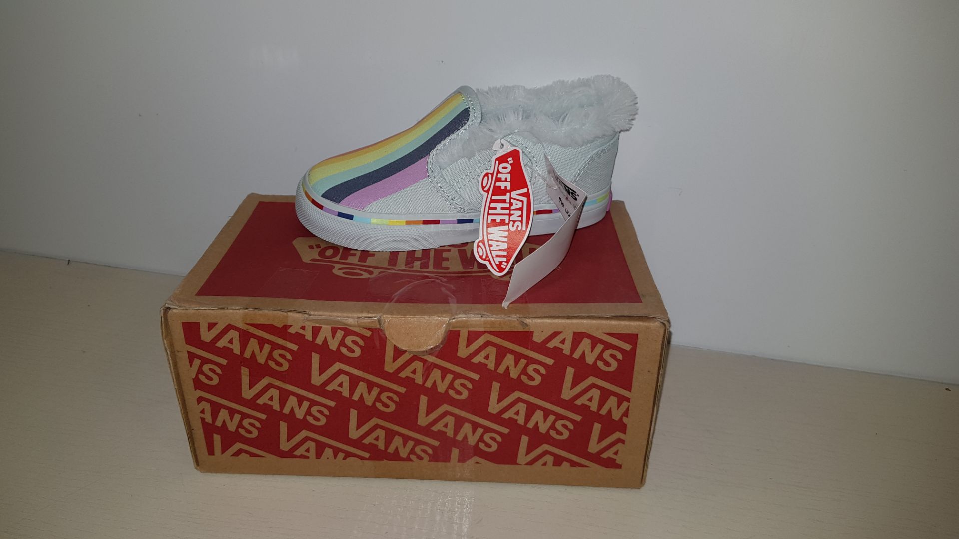 8 X BRAND NEW VANS OFF THE WALL RAINBOW COLOURED SHOES IN SIZE UK KIDS 7.5