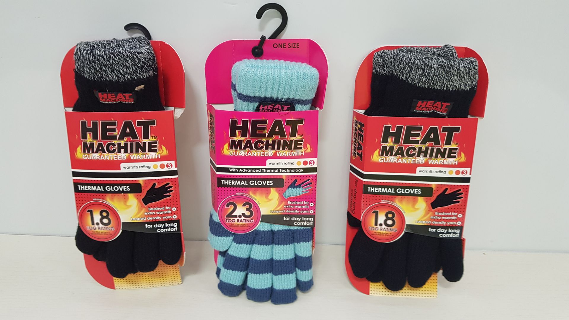 34 PIECE MIXED CLOTHING LOT CONTAINING HEAT MACHINE THERMAL GLOVES IN VARIOUS STYLES AND SIZES