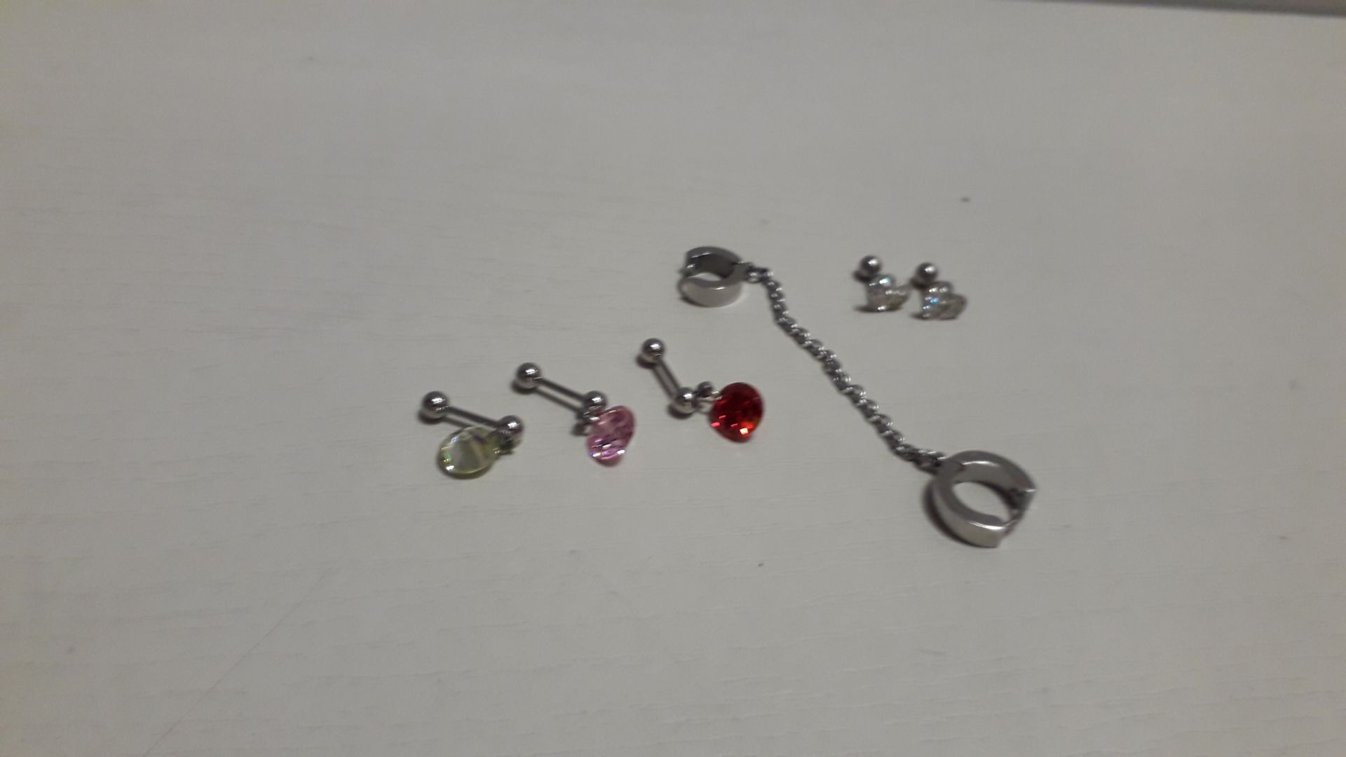 APPROX 500 X BRAND NEW BELLY RING/BARS IN VARIOUS STYLES AND COLOUR
