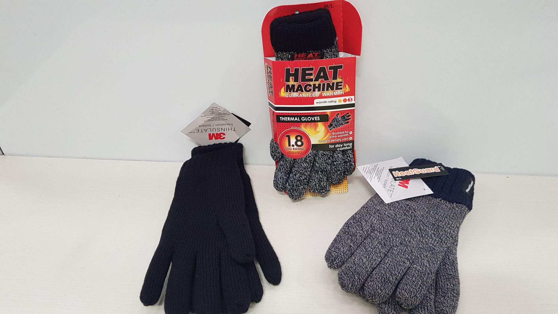 40 PIECE MIXED CLOTHING LOT CONTAINING BEECHFIELD GLOVES AND HEAT MACHINE THERMAL GLOVES ETC