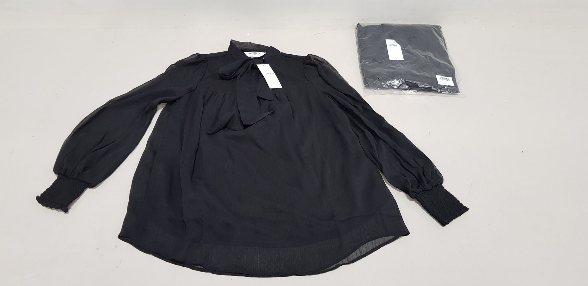 19 X BRAND NEW DOROTHY PERKINS BLACK BLOUSES UK SIZE 8 RRP £24.00 (TOTAL RRP £456.00)