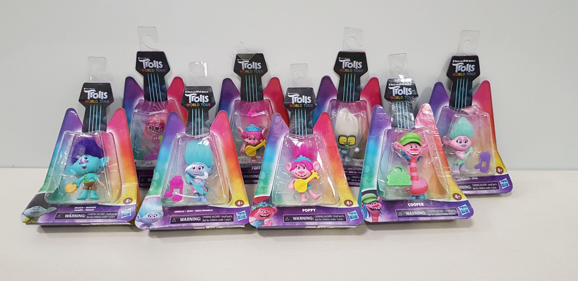 50 X BRAND NEW SETS OF 8 DREAMWORKS TROLLS WORLD TOUR DIFFERENT TROLL CHARACTERS TO INCLUDE COOPER ,