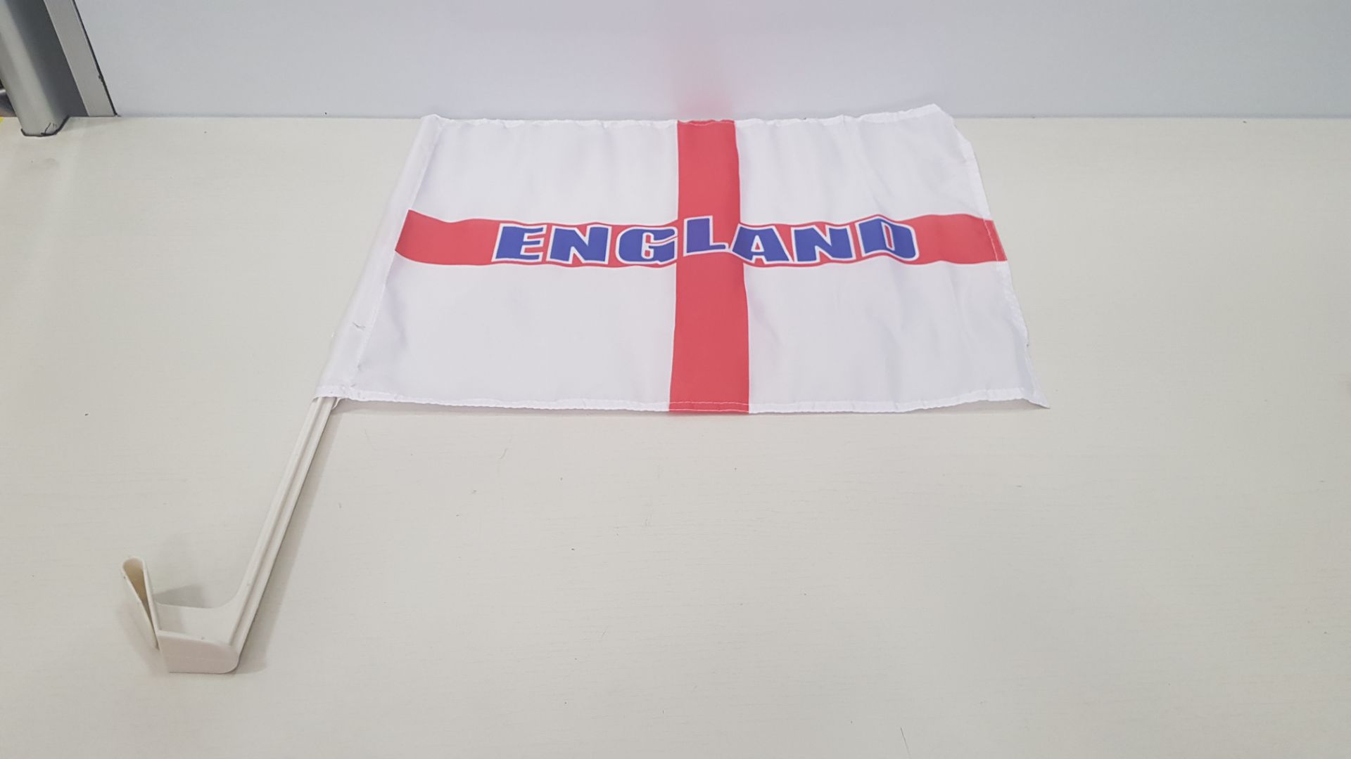 500 ENGLAND FLAGS TO ATTACH ON CAR (10 BOXES)