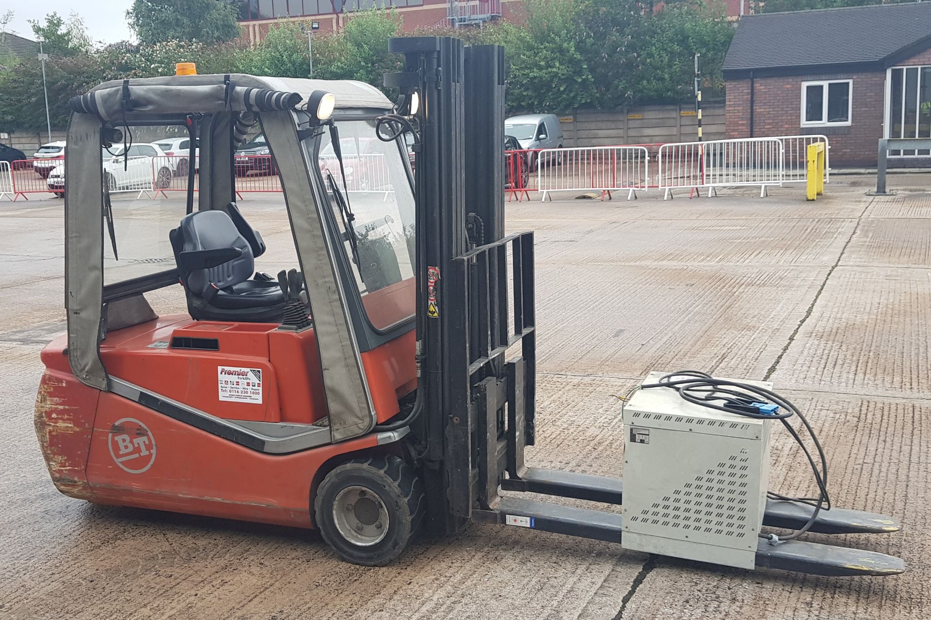 1 X ELECTRIC BT FORKLIFT (CBE 20 T) LIFTING CAPACITY - 2 TONNE FORKLIFT LENGTH - 1.1M FORKLIFT