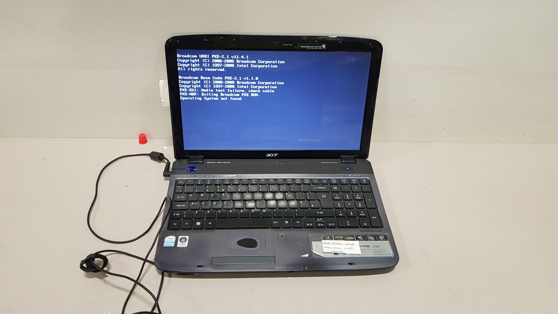 1 X ACER 57382 LAPTOP - HARD DRIVE WIPED - NO OS - COMES WITH CHARGER