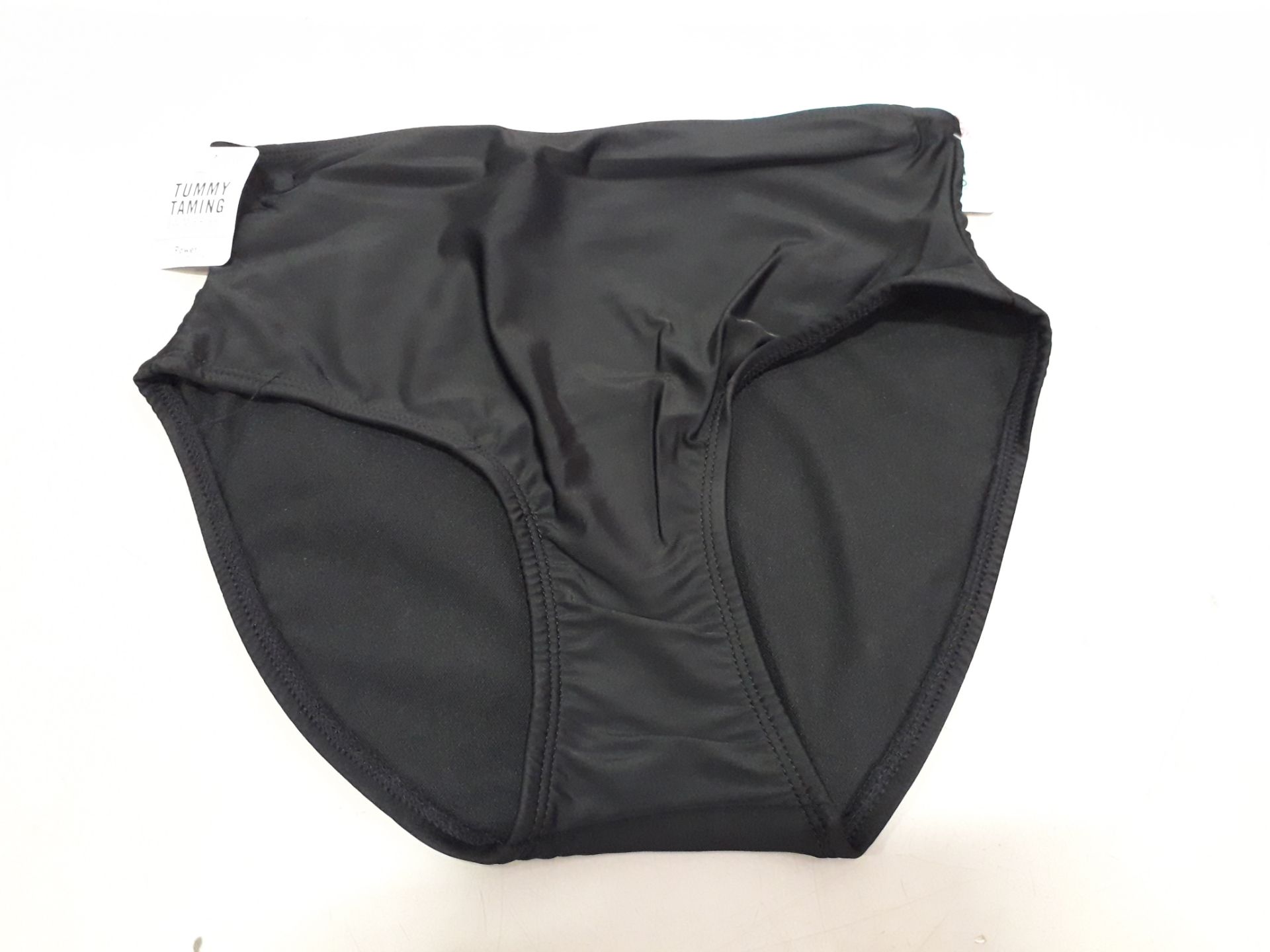 30 X BRAND NEW SPANX FULL COVERAGE BOTTOMS IN JET BLACK ALL IN SIZE ( M ) RRP $ 29.99 PP TOTAL $