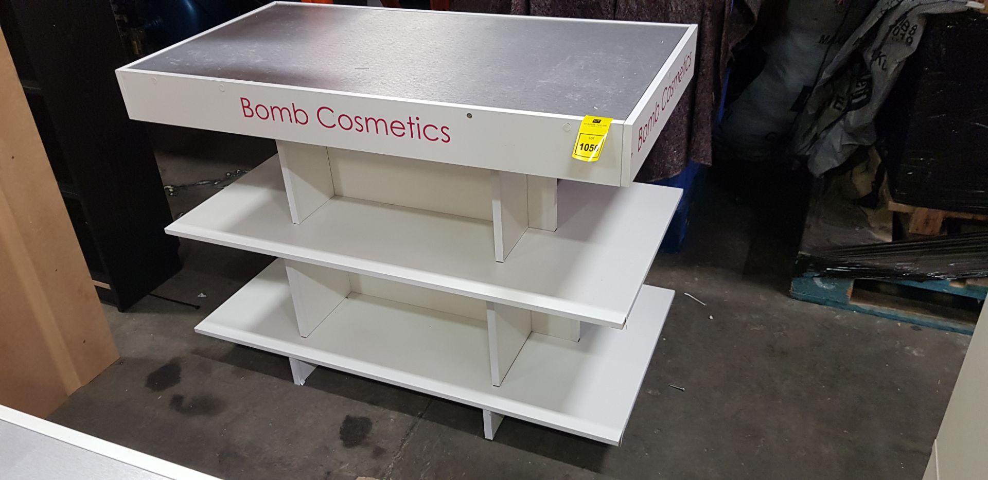 1 X BOMB COSMETICS 3 TIER ISLAND SHELVING UNIT METAL TOP (61CM D X 120CM W X 87CM H)