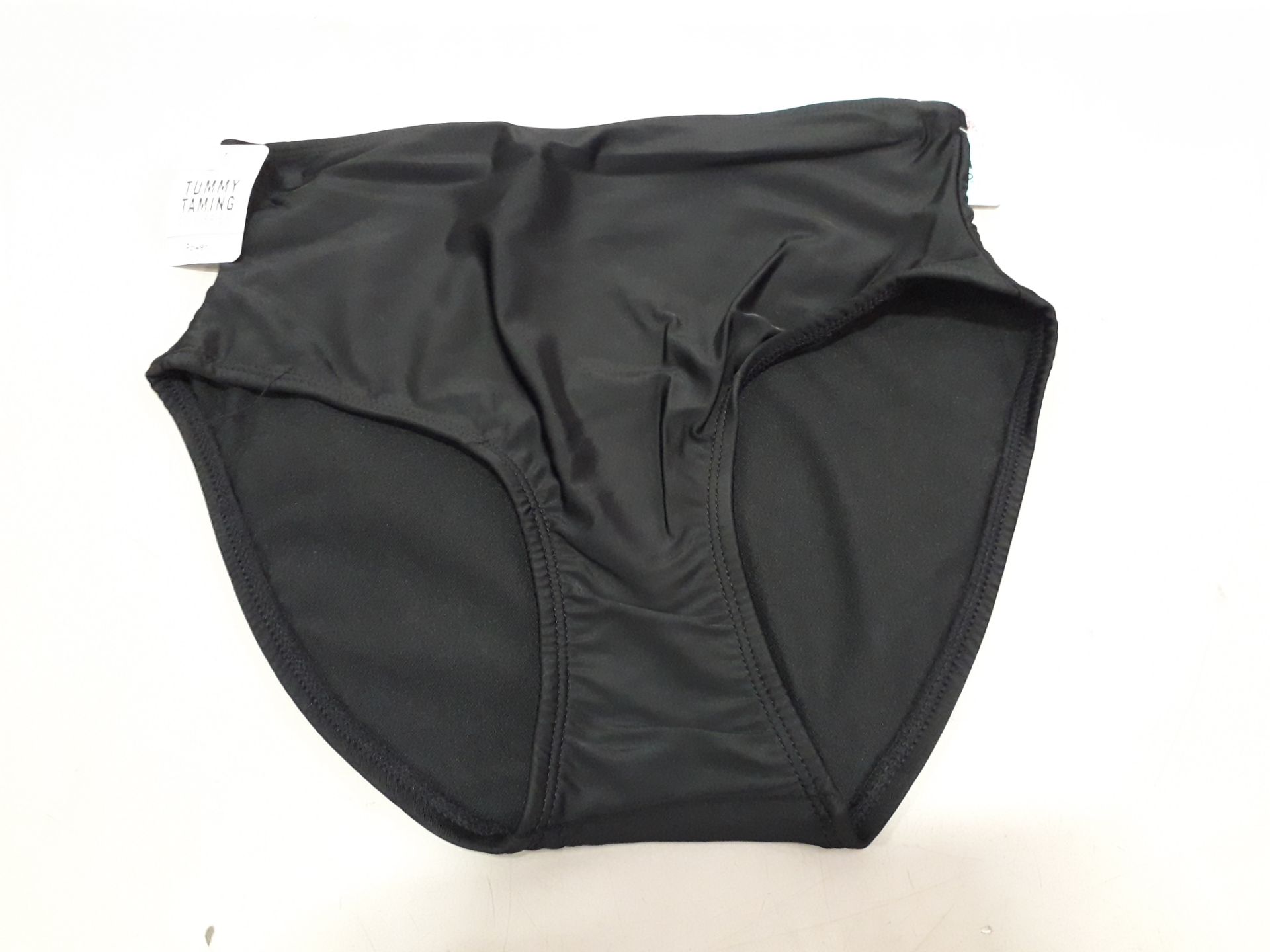 30 X BRAND NEW SPANX FULL COVERAGE BOTTOMS IN JET BLACK ALL IN SIZE ( M ) RRP $ 29.99 PP TOTAL $