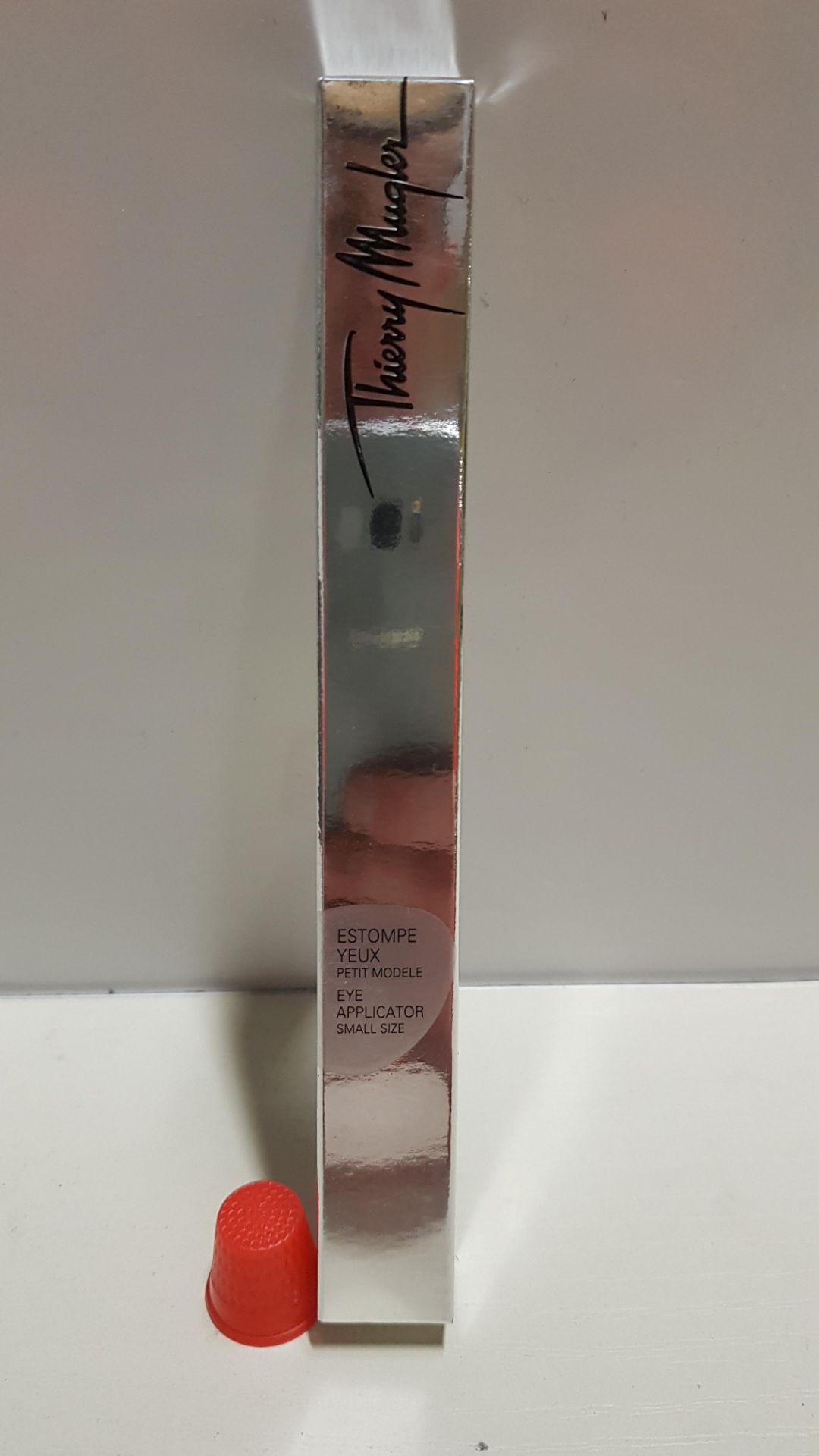 46 X BRAND NEW THIERRY MUGLER EYE APPLICATOR IN SIZE SMALL AND LARGE (NOTE: BOXES SLIGHTLY DAMAGED)