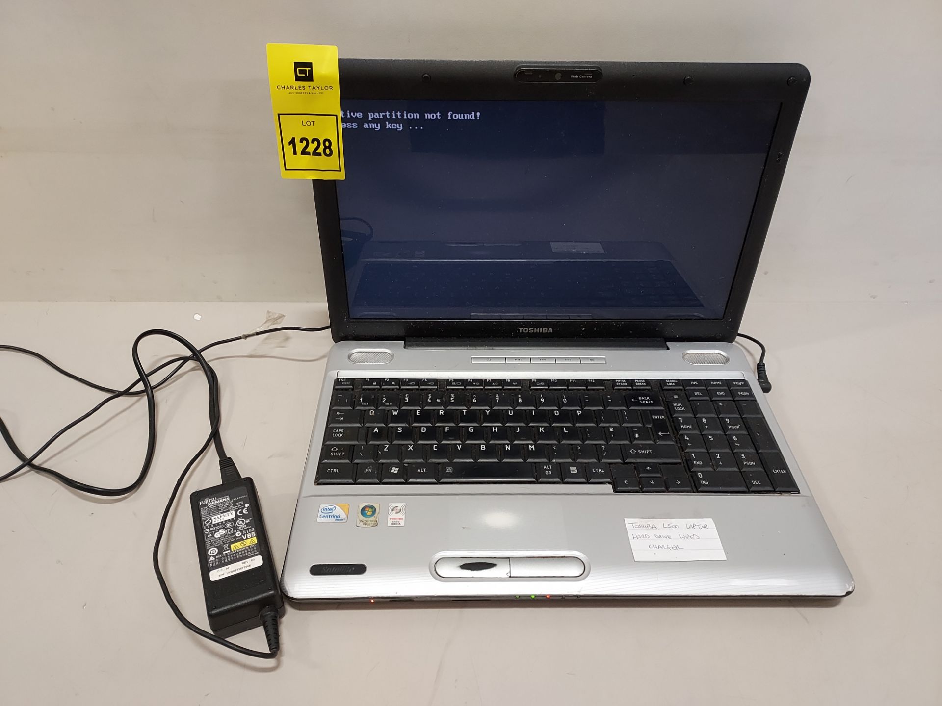 1 X TOSHIBA L500 LAPTOP WITH CHARGER