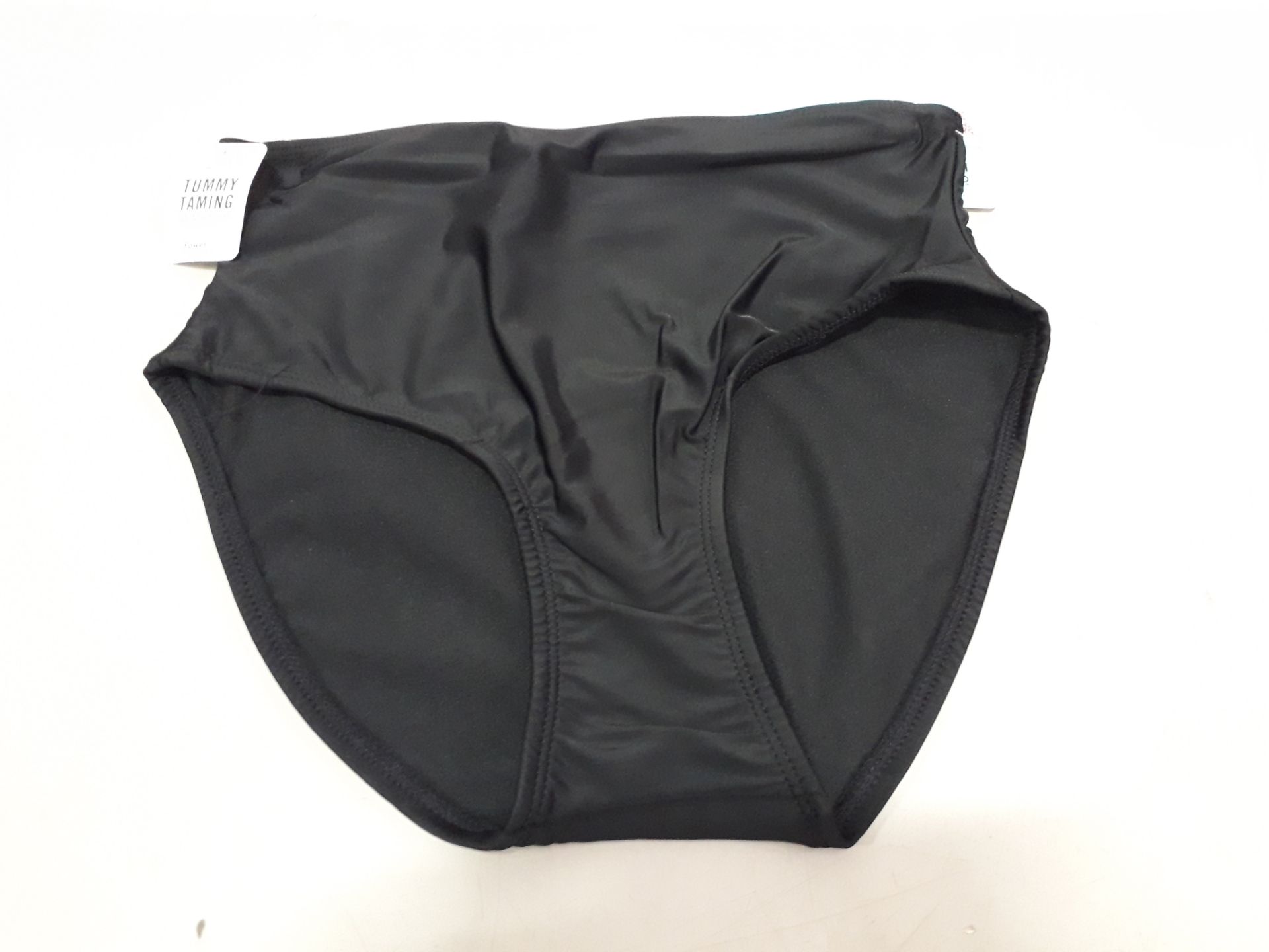 30 X BRAND NEW SPANX FULL COVERAGE BOTTOMS IN JET BLACK ALL IN SIZE ( M ) RRP $ 29.99 PP TOTAL $
