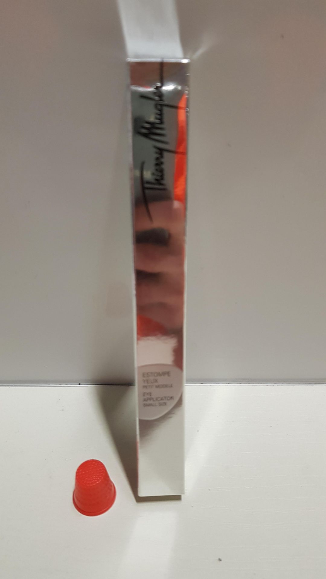 46 X BRAND NEW THIERRY MUGLER EYE APPLICATOR IN SIZE SMALL AND LARGE (NOTE: BOXES SLIGHTLY DAMAGED)