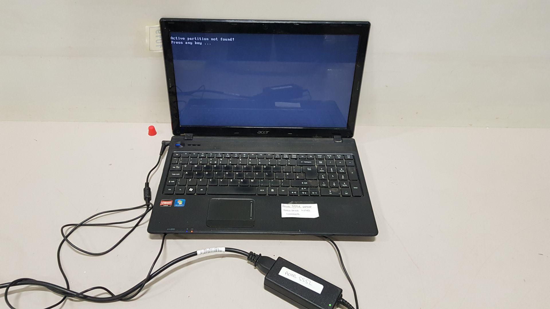 ACER 5552 LAPTOP - HARD DRIVE WIPED - NO OS - COMES WITH CHARGER
