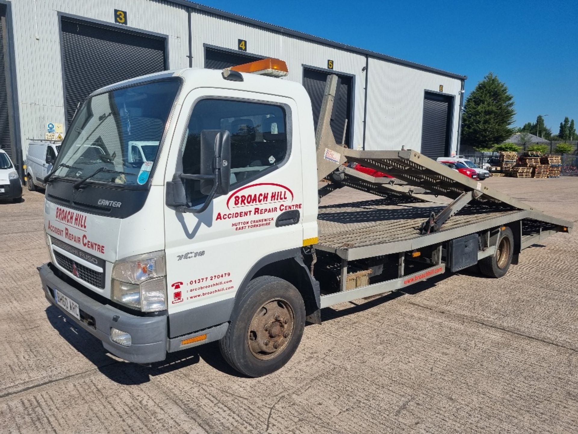 WHITE MITSUBISHI FUSO CANTER. ( DIESEL ) Reg : BH60ARC Mileage : 361662 Details: ENGINE SIZE: - Image 2 of 10