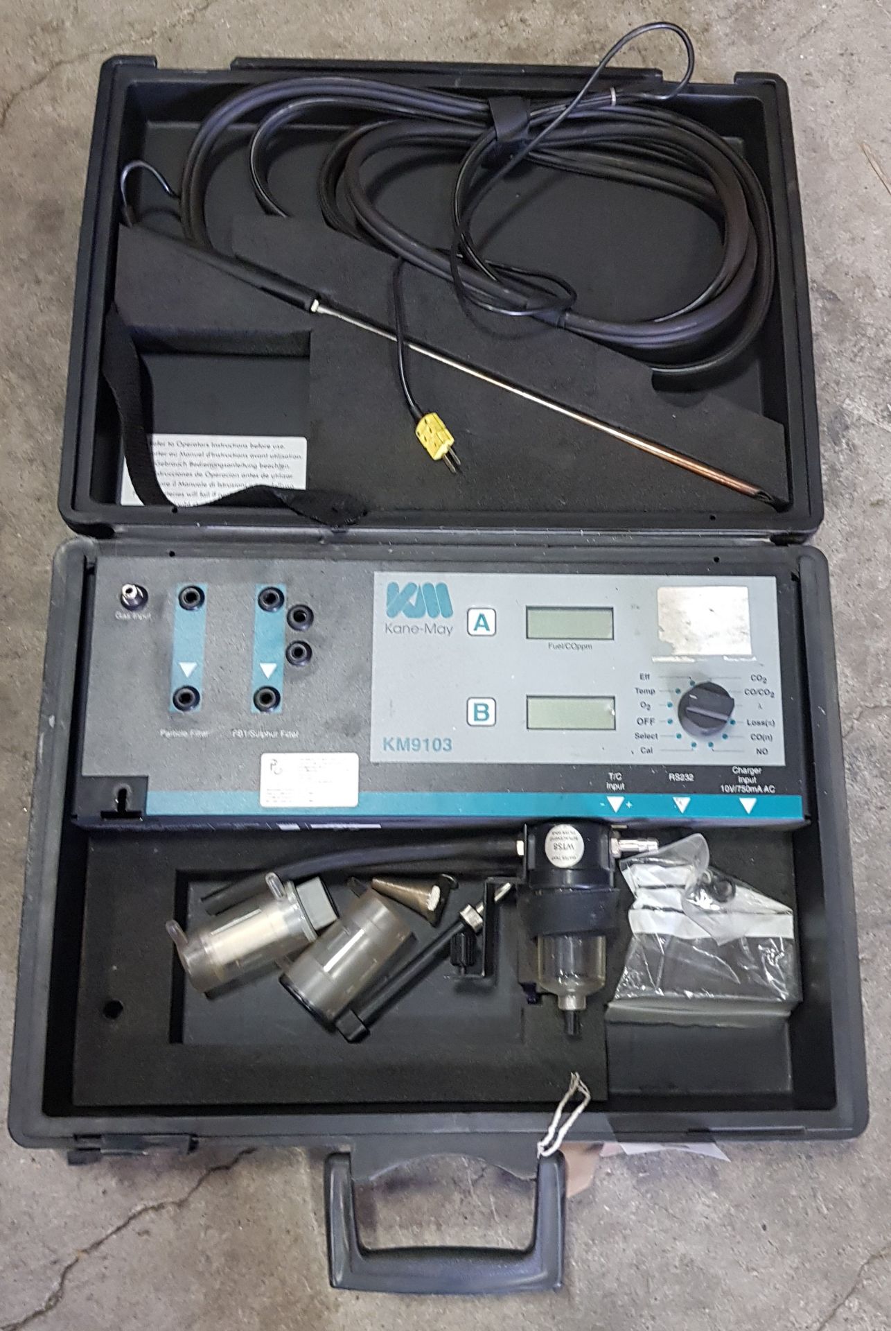 1 X KANE-MAY COMBUSTION ANALYSER - MODEL KM9103 ( SN. 05389601) - COMES WITH ALL ATTACHMENTS AND